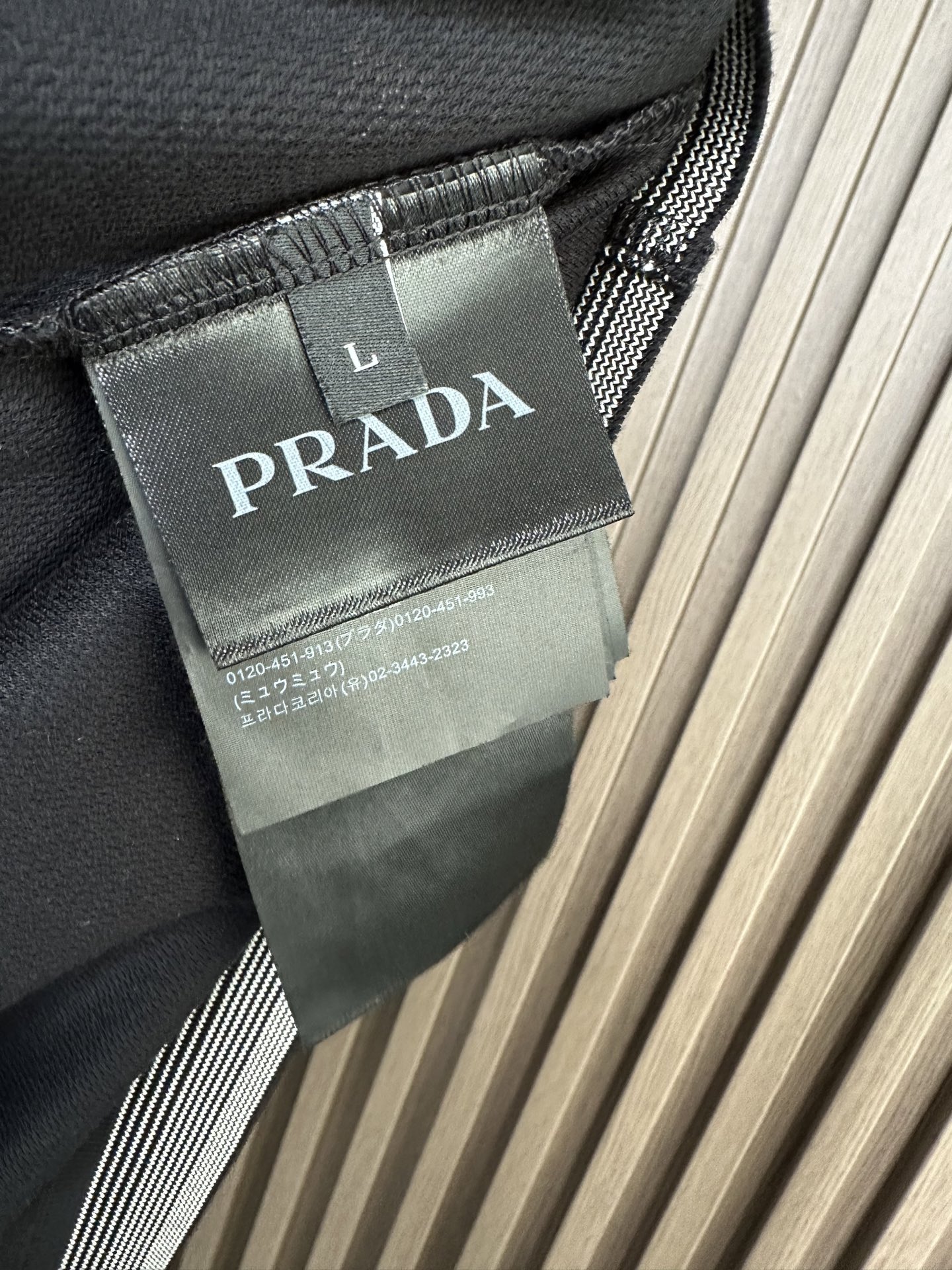 🔥（黑～）PRADA普拉达26SS春夏起脚色织Polo 手感舒适 原版定制 高端大气 胸前刺绣品牌log
