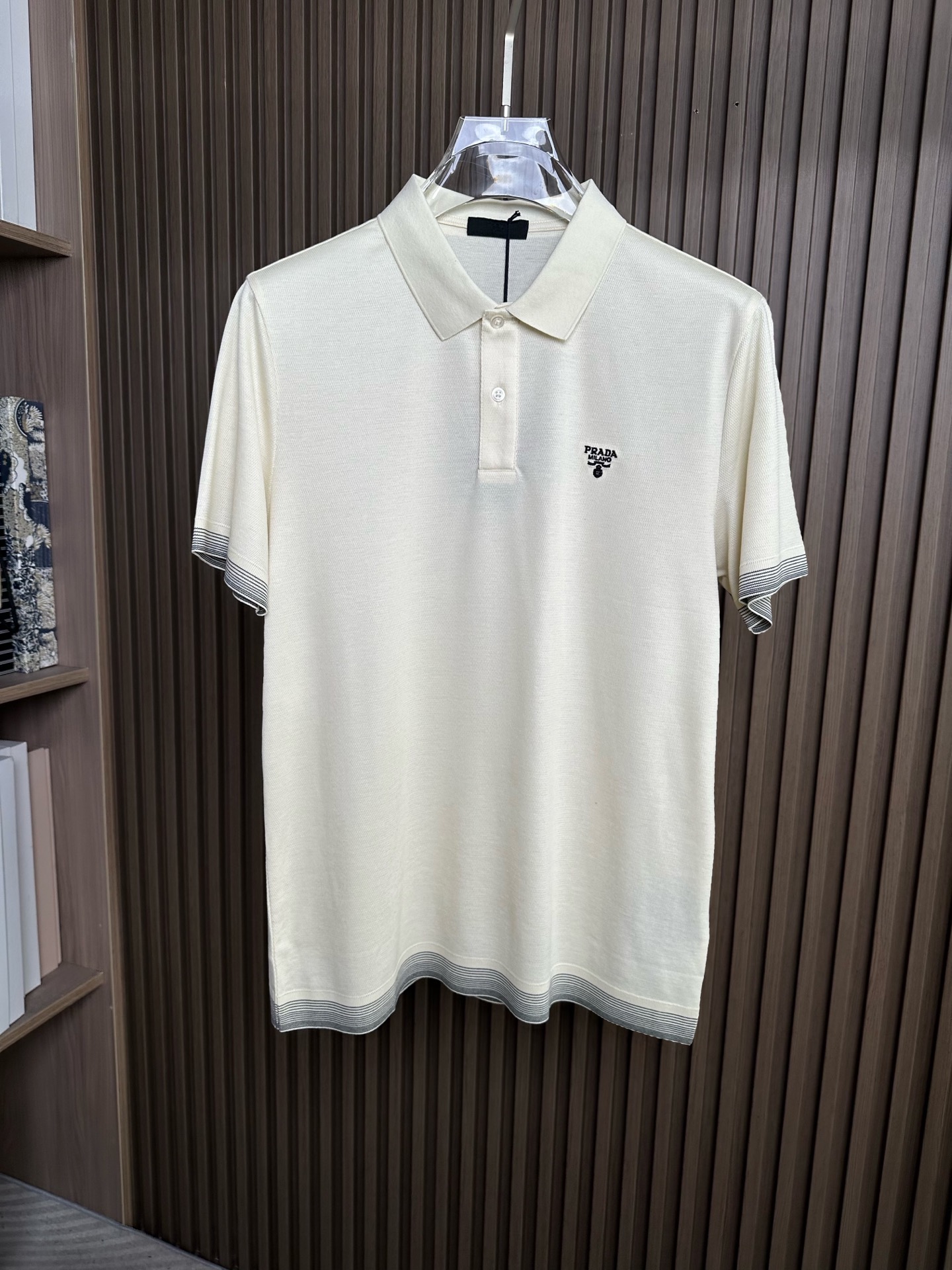 🔥（米白～）PRADA普拉达26SS春夏起脚色织Polo 手感舒适 原版定制 高端大气 胸前刺绣品牌lo