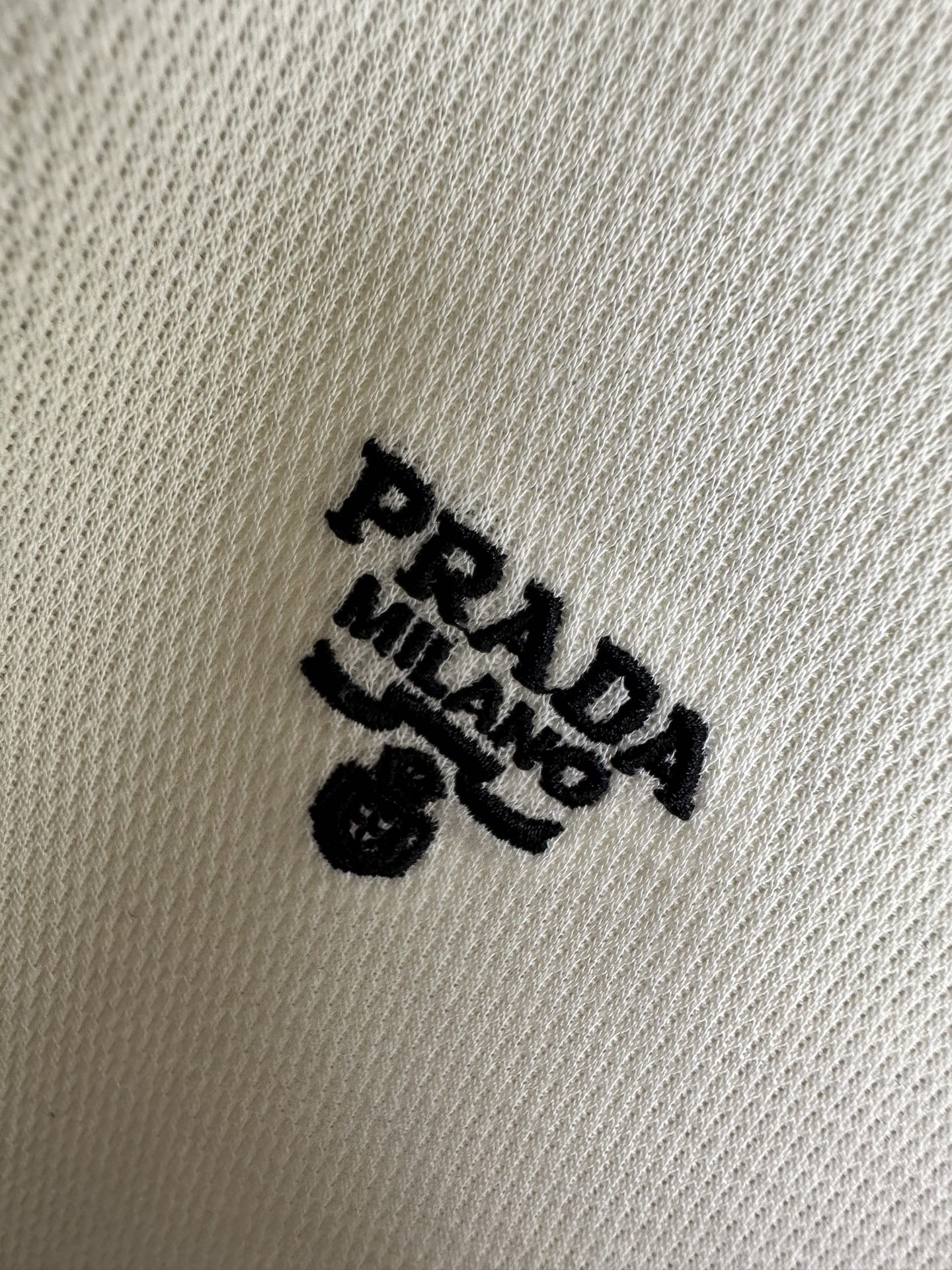 🔥（米白～）PRADA普拉达26SS春夏起脚色织Polo 手感舒适 原版定制 高端大气 胸前刺绣品牌lo