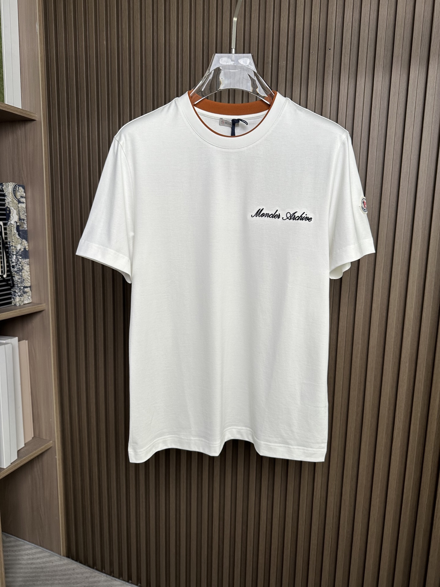MONCLER2026春夏短袖（领口拼接棕色🏾双层设计） MONCLER这款短袖面料采用32支双股新疆长