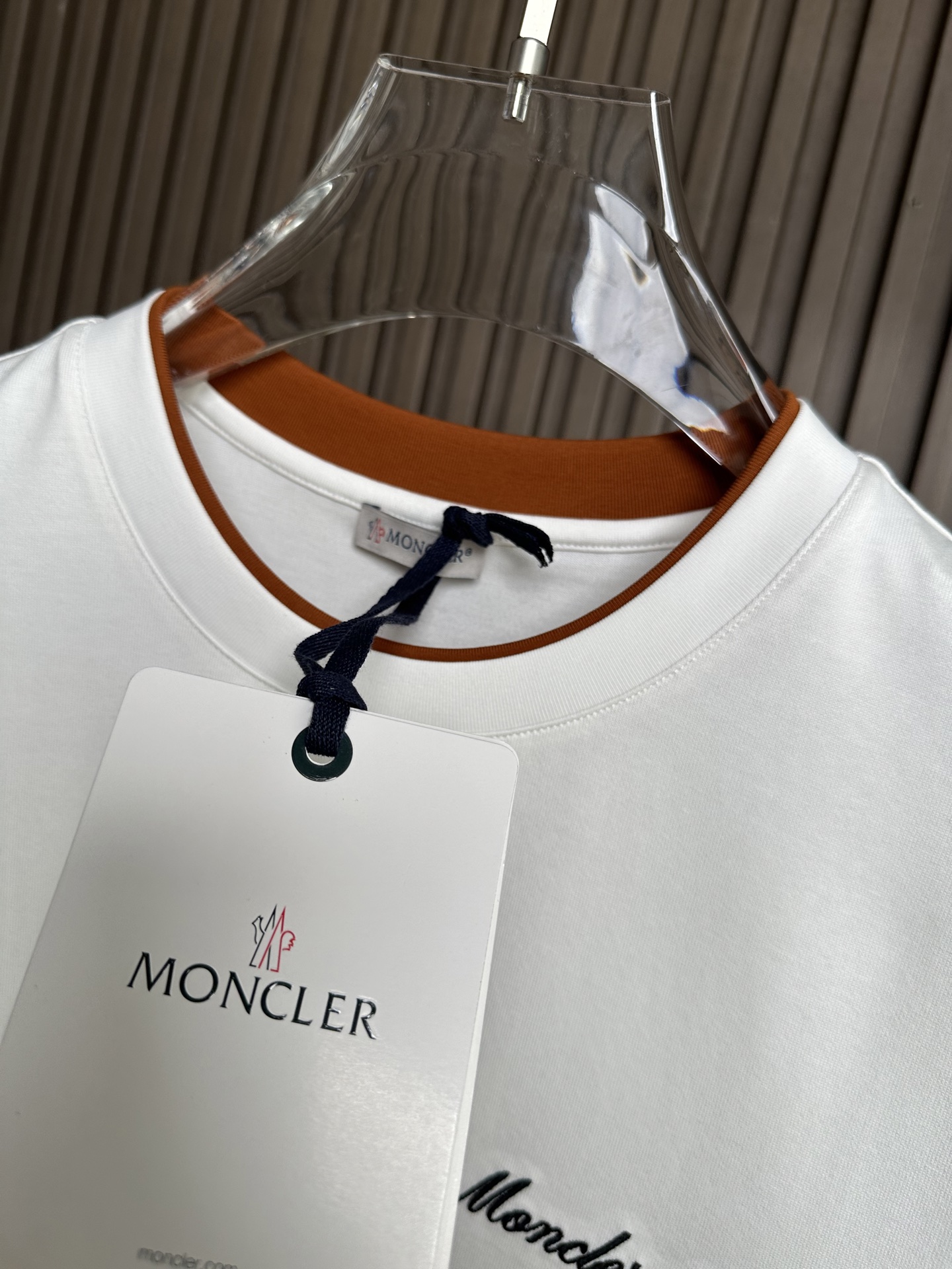 MONCLER2026春夏短袖（领口拼接棕色🏾双层设计） MONCLER这款短袖面料采用32支双股新疆长