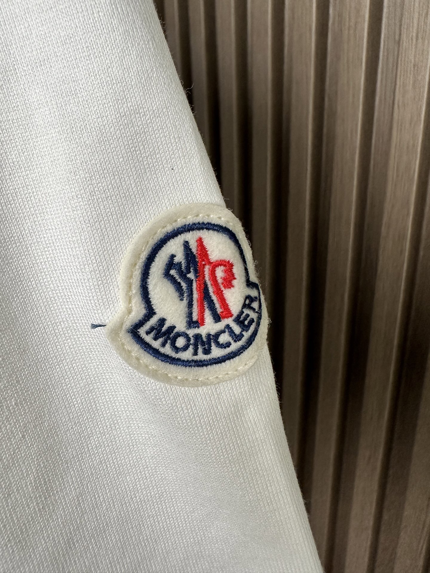 MONCLER2026春夏短袖（领口拼接棕色🏾双层设计） MONCLER这款短袖面料采用32支双股新疆长