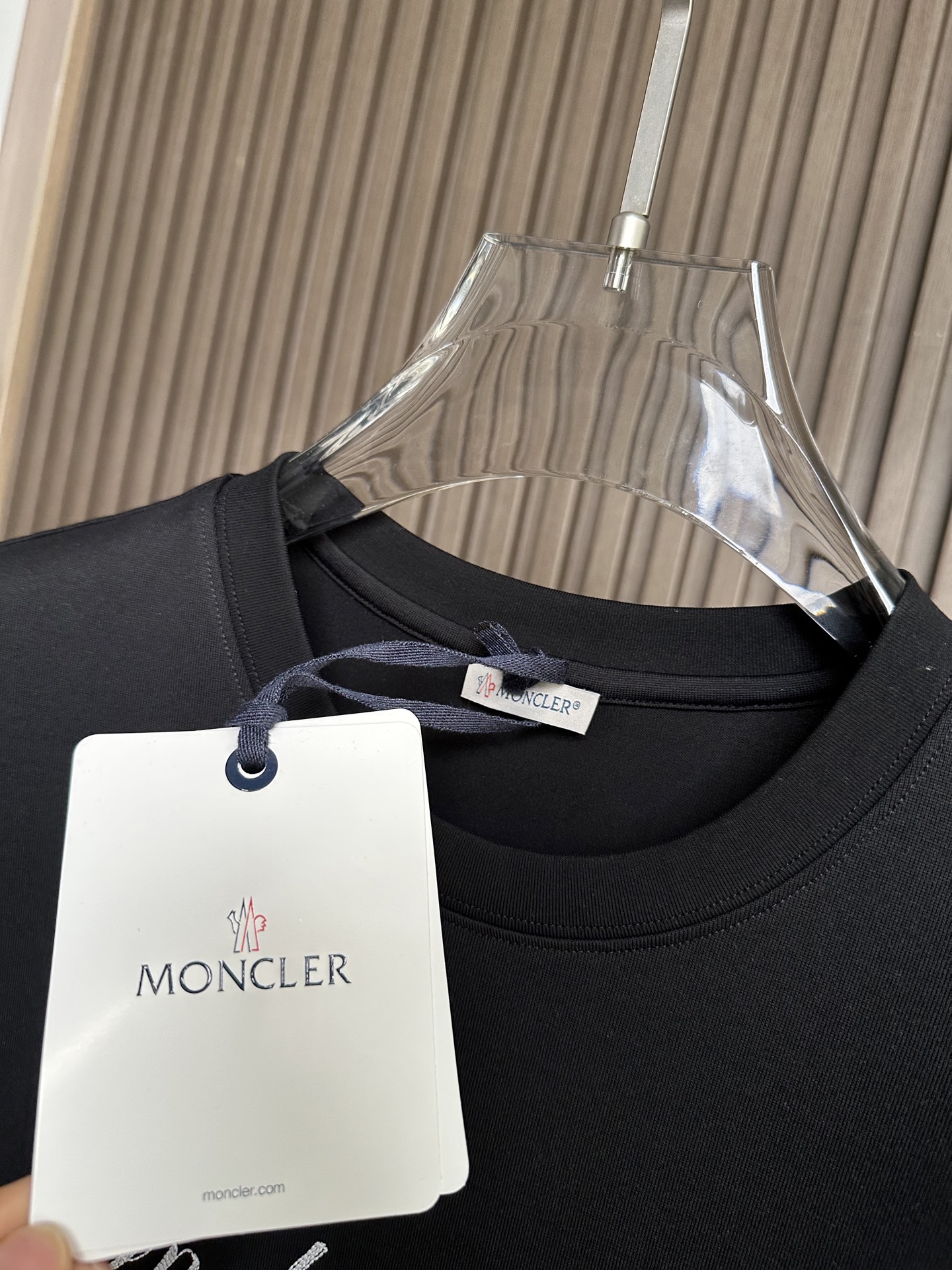 MONCLER2026春夏短袖（领口拼接棕色🏾双层设计） MONCLER这款短袖面料采用32支双股新疆长