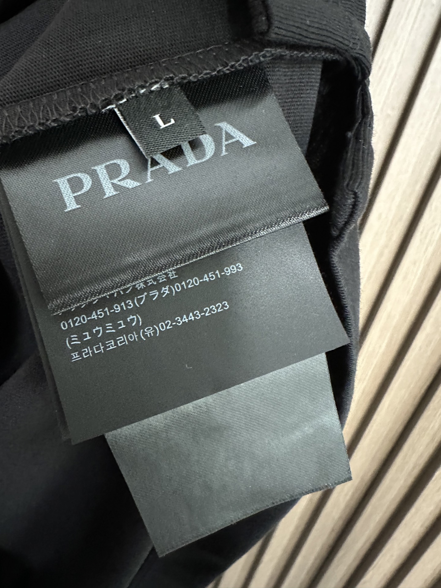 🔥（黑～）Prada普拉达26SS春夏新款机能风短袖 | 极简与硬核的碰撞甄选高支双股棉料，垂坠挺括，透