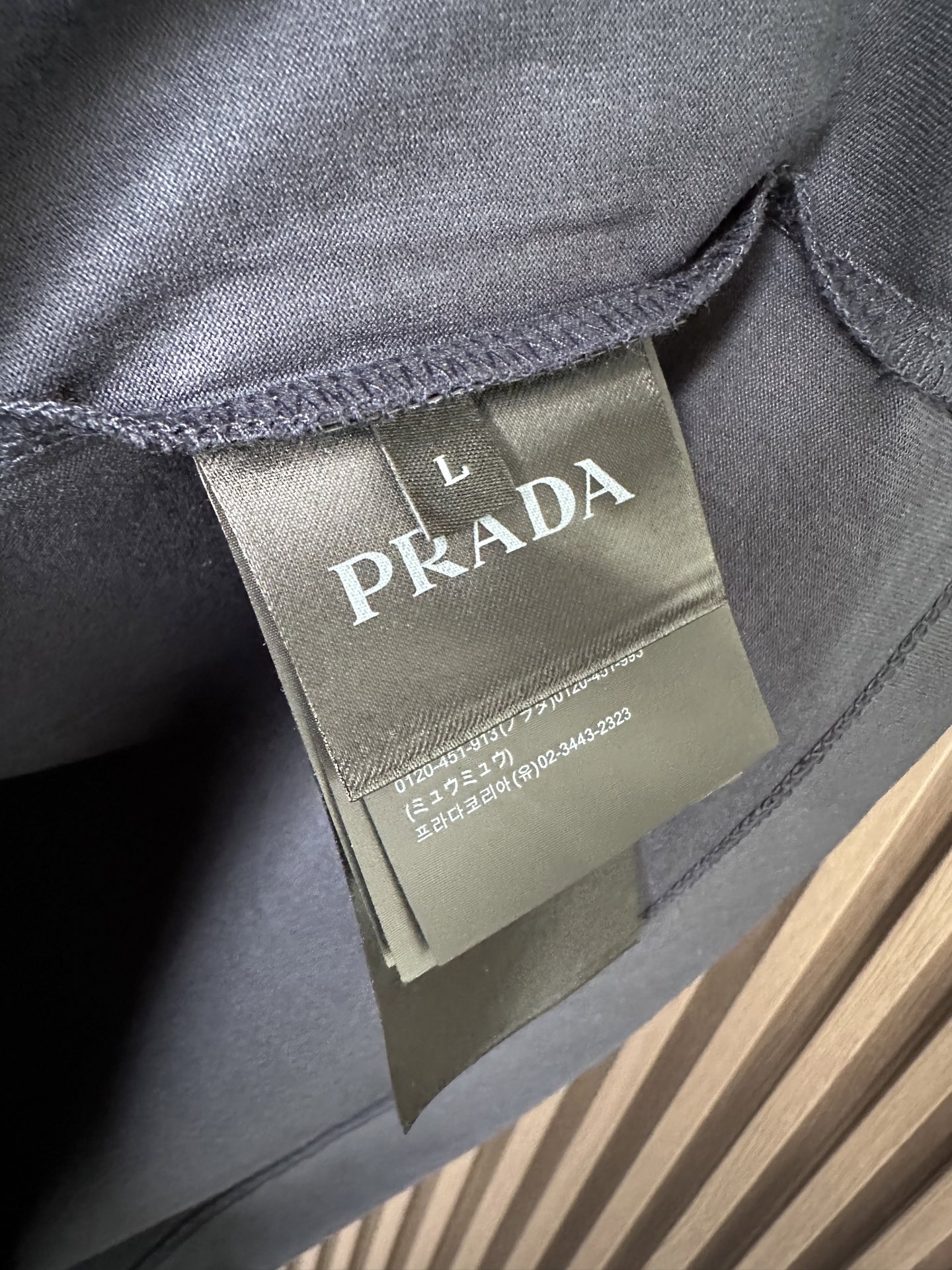 🔥（藏蓝～）Prada普拉达26SS春夏新款机能风短袖 | 极简与硬核的碰撞甄选高支双股棉料，垂坠挺括，