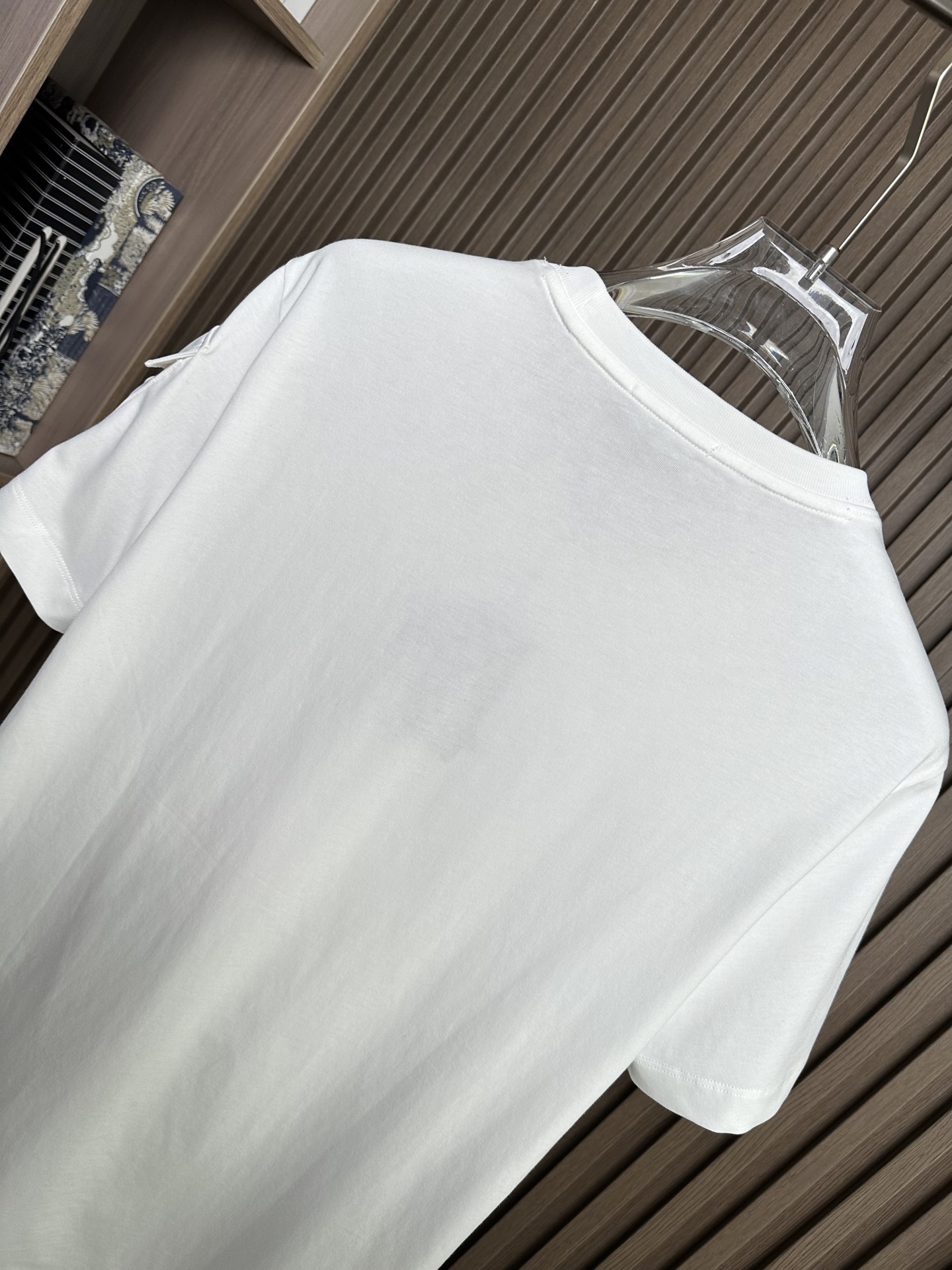 🔥（白～）Prada普拉达26SS春夏新款机能风短袖 | 极简与硬核的碰撞甄选高支双股棉料，垂坠挺括，透