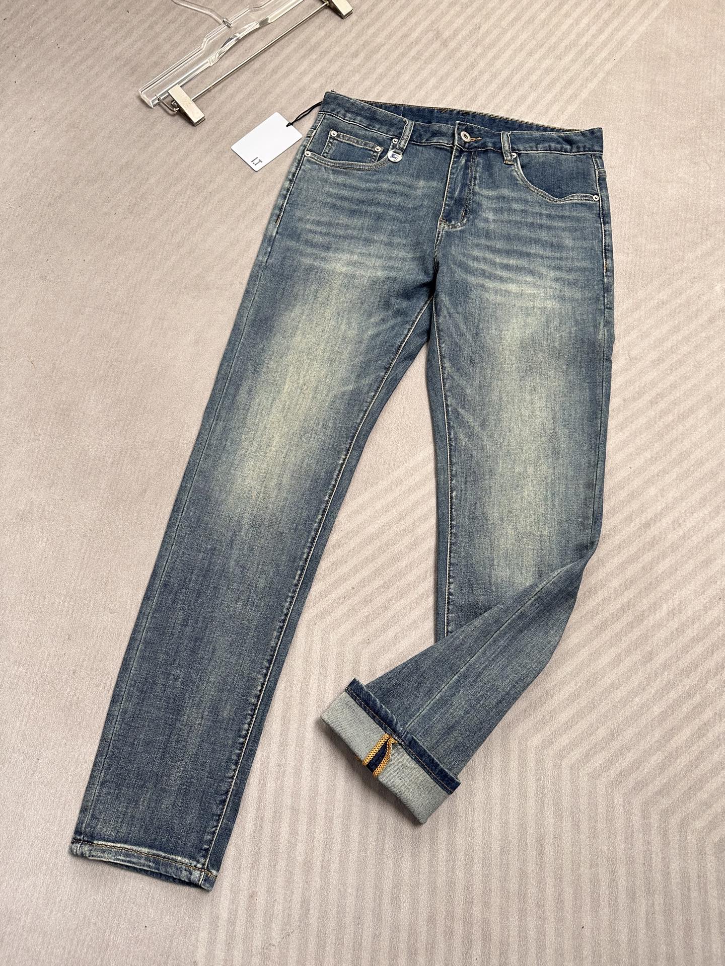 🔥Burberry 巴宝莉26SS春夏新款牛仔裤，直筒款，面料精选高弹牛仔面料 轻薄柔软舒适 定制高端五