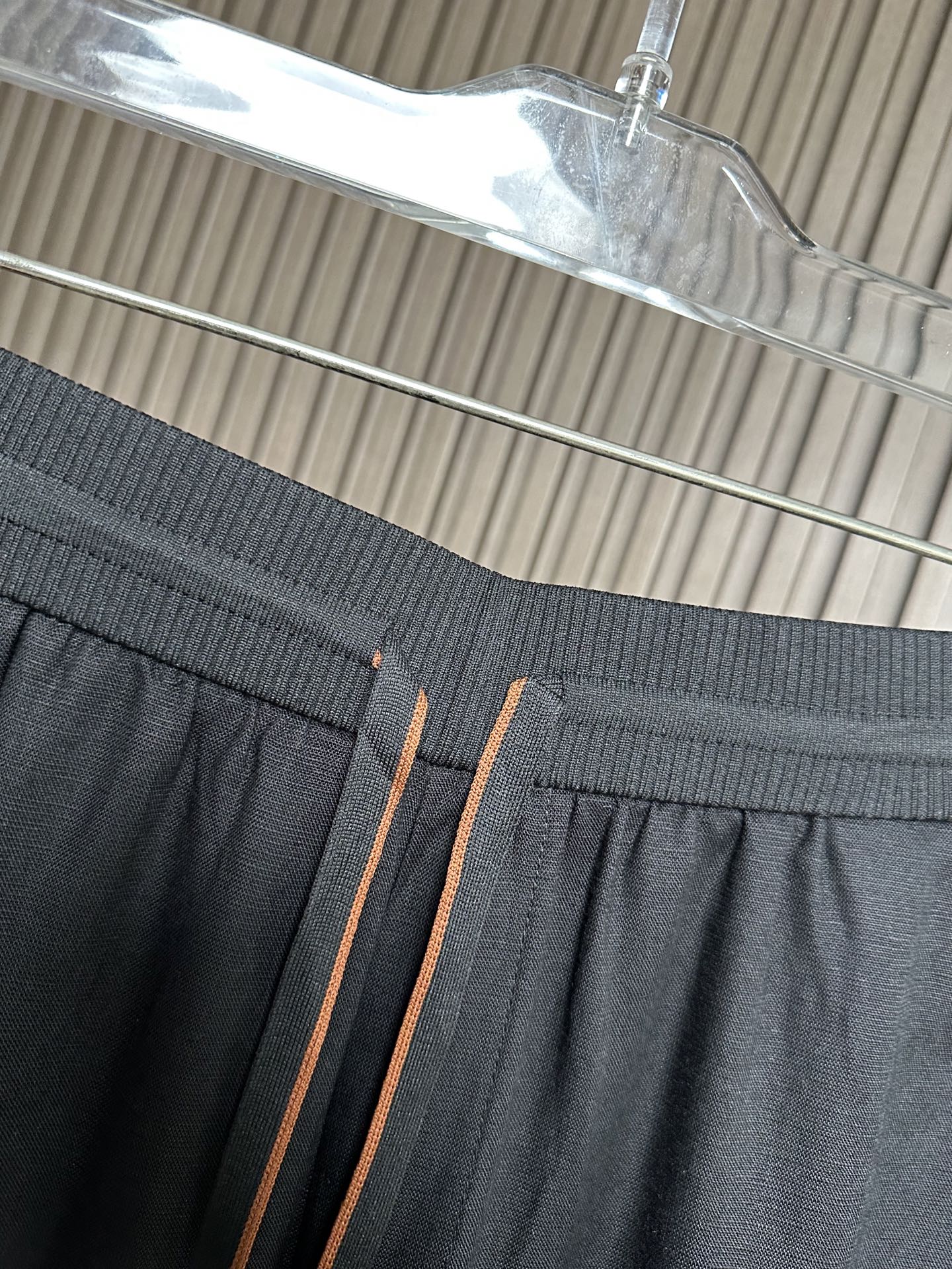 （黑色～）loro Piana诺悠翩雅26SS早春新品轻奢亚麻裤 把高级感穿在日常甄选高支面料，触感软糯