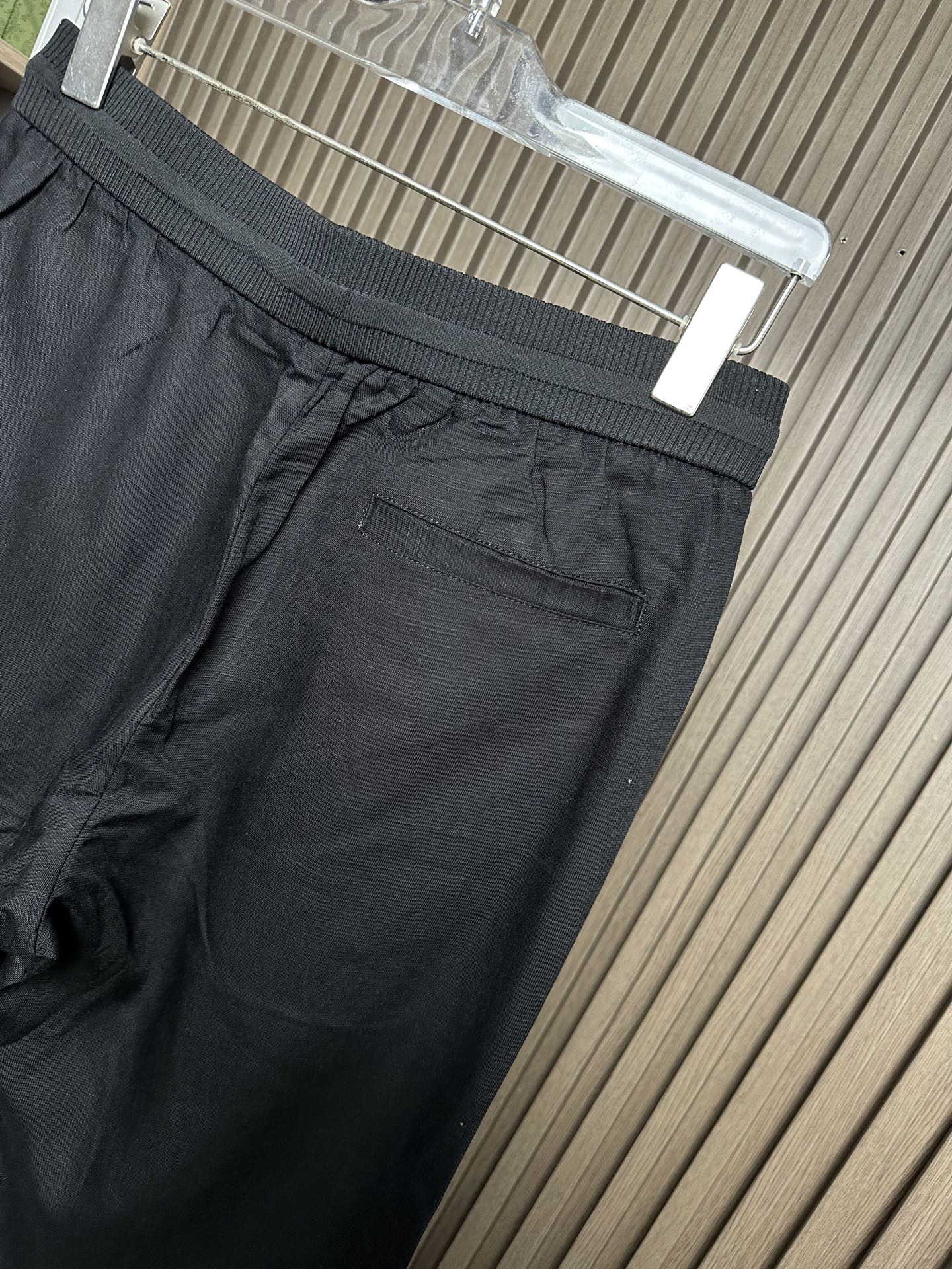 （黑色～）loro Piana诺悠翩雅26SS早春新品轻奢亚麻裤 把高级感穿在日常甄选高支面料，触感软糯
