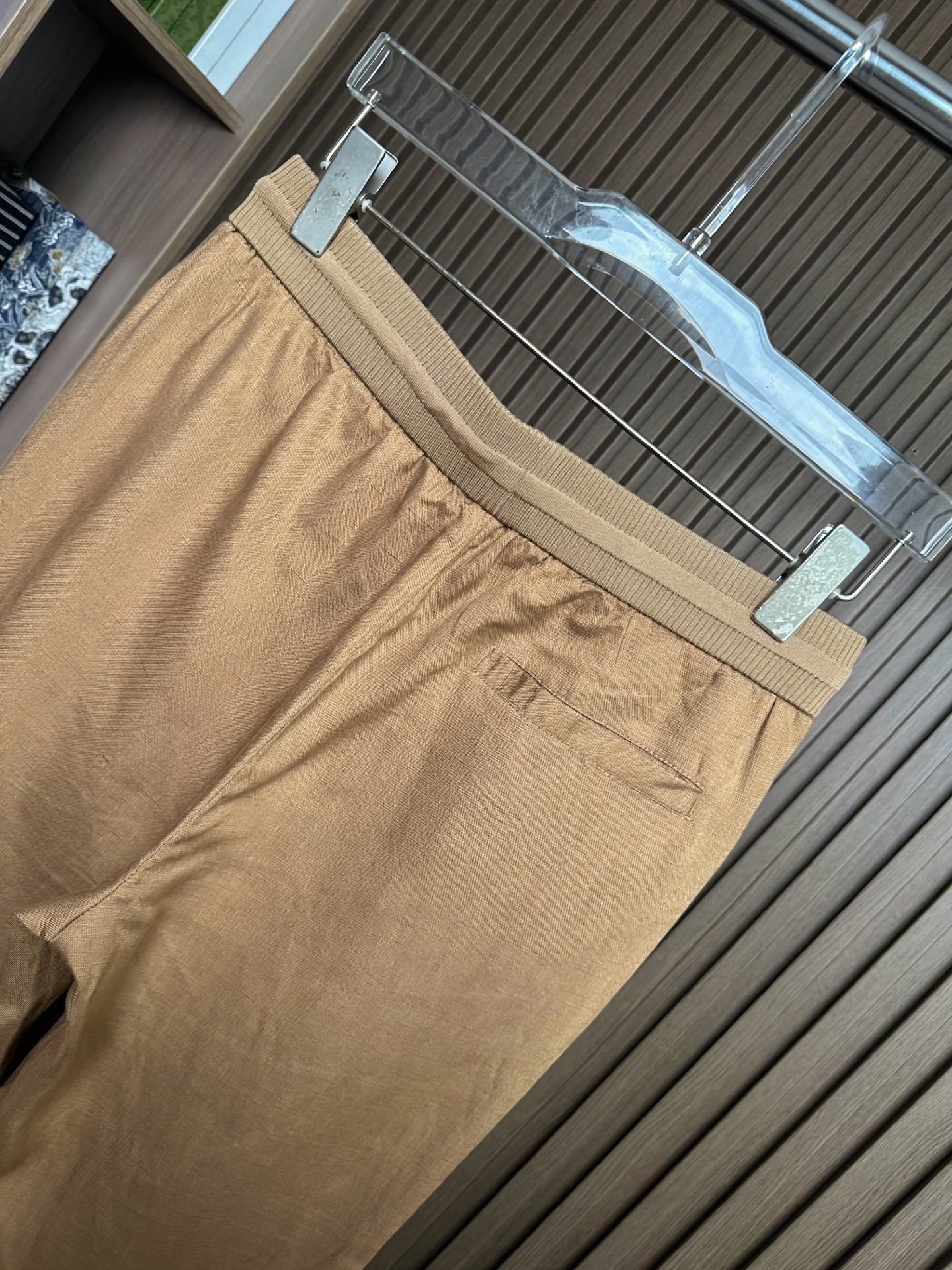 （棕色～）loro Piana诺悠翩雅26SS早春新品轻奢亚麻裤 把高级感穿在日常甄选高支面料，触感软糯