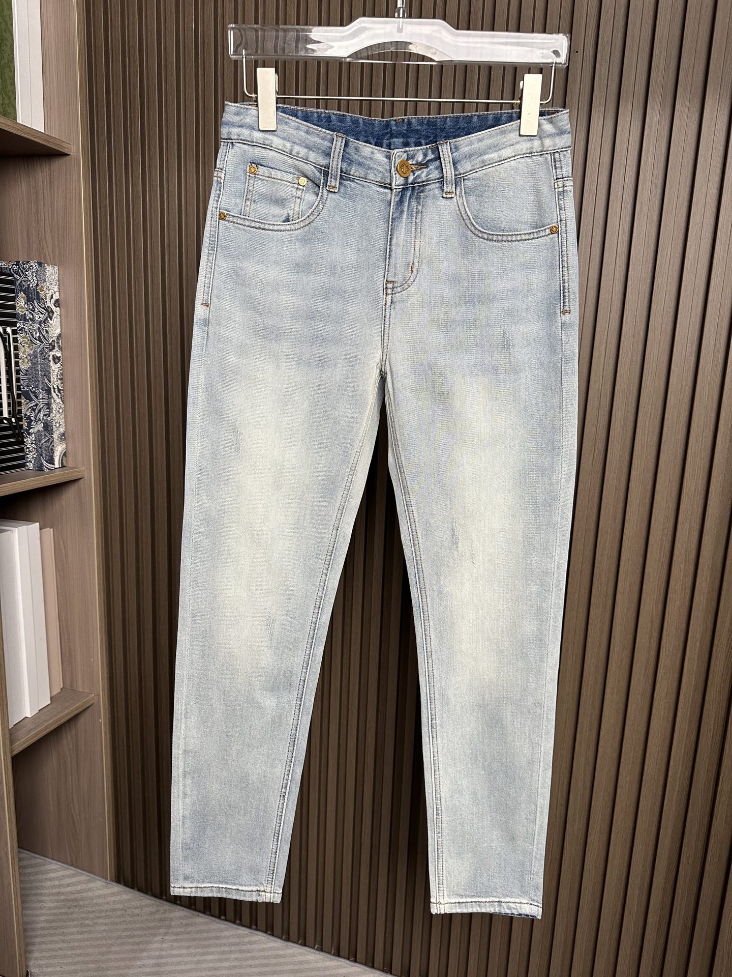 . 🔥CD迪奥26SS春夏新款休闲牛仔裤，高端品质，面料超级柔软舒适 小直筒版型，上身修长，万能搭配款码