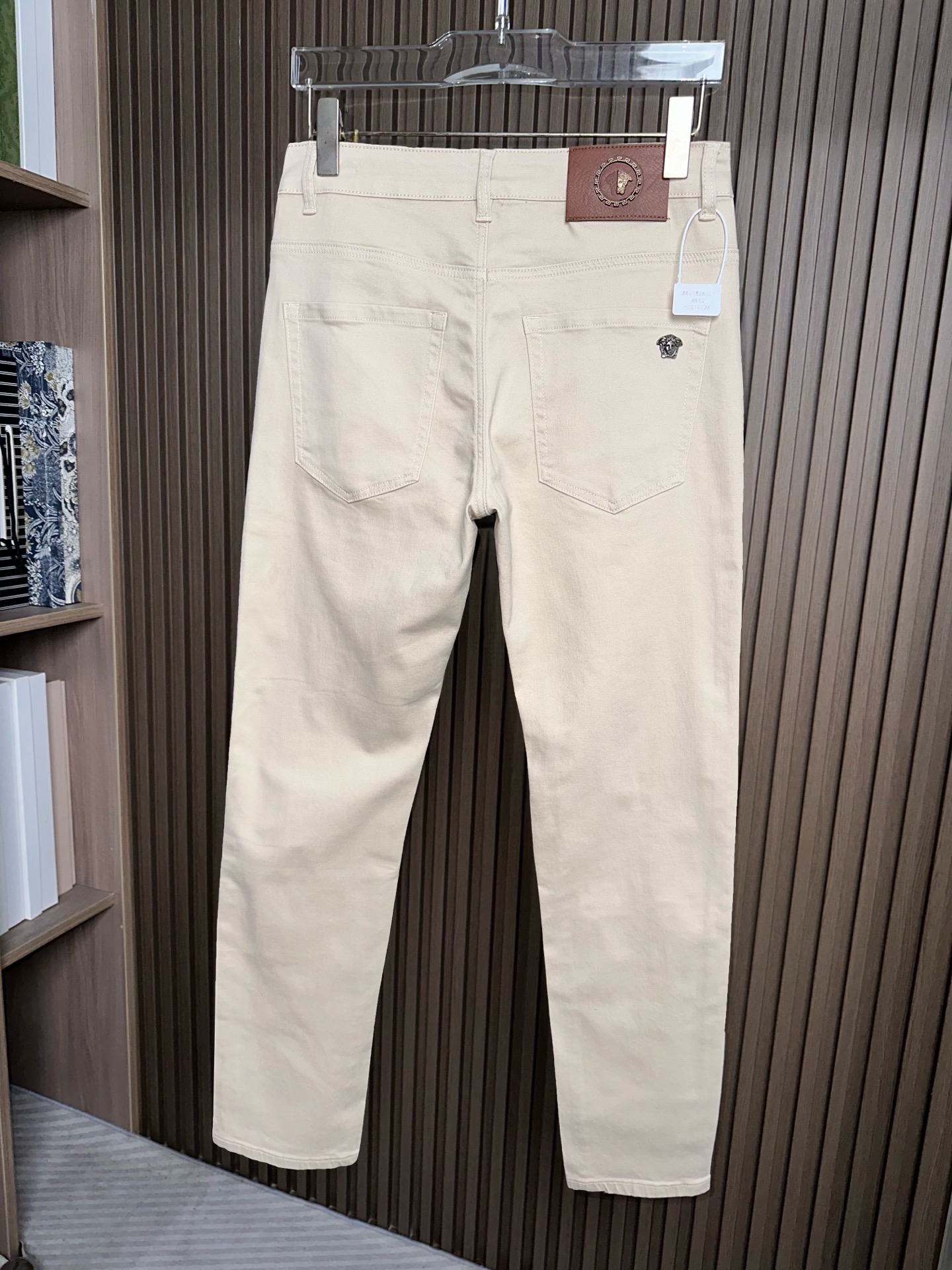 . 🔥VER范思哲26SS春夏新款休闲牛仔裤，高端品质，面料超级柔软舒适 小直筒版型，上身修长，万能搭配