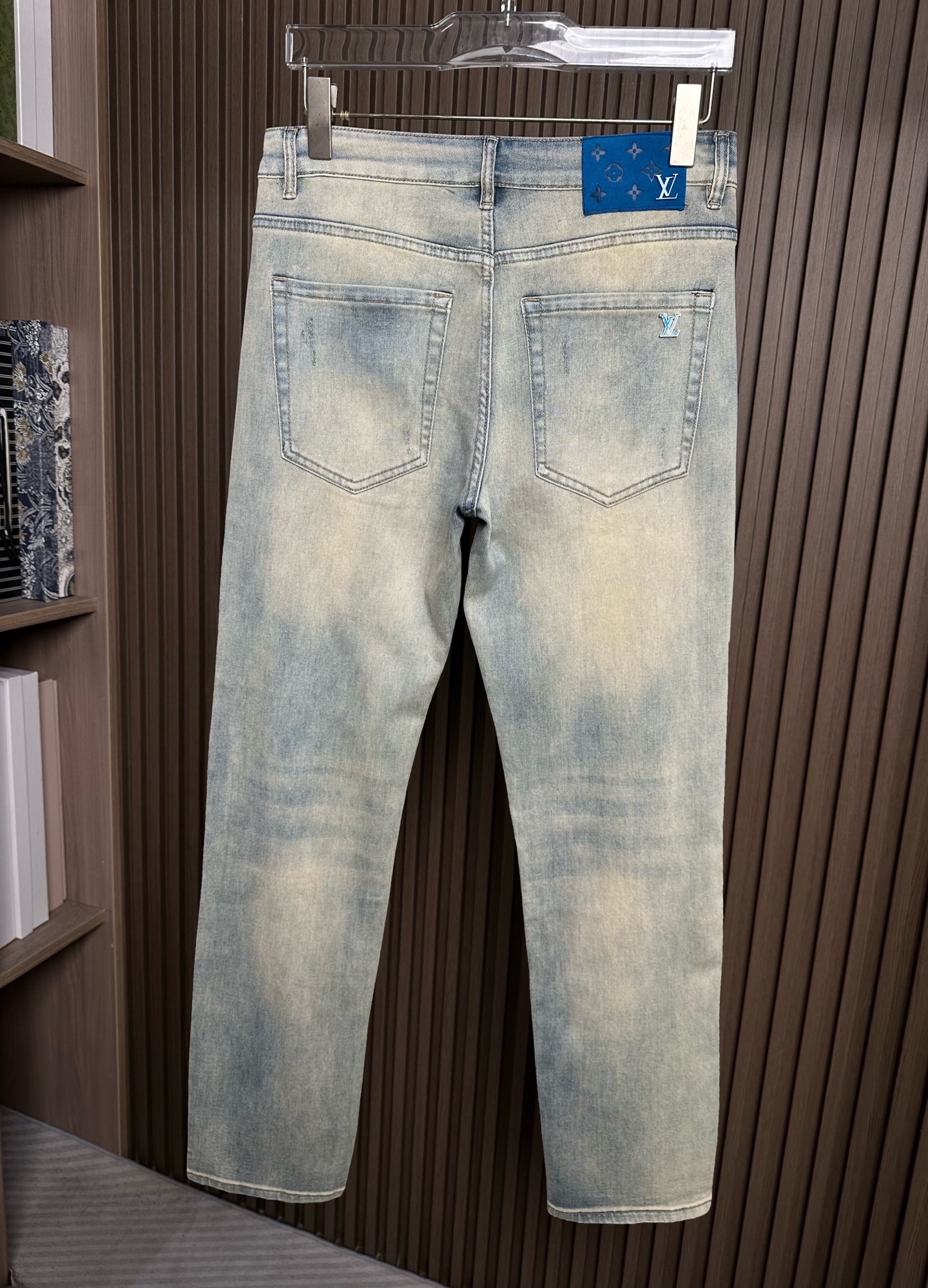 🔥LV驴家26SS春夏新款休闲牛仔裤，高端品质，面料超级柔软舒适 小直筒版型，上身修长，万能搭配款码数：