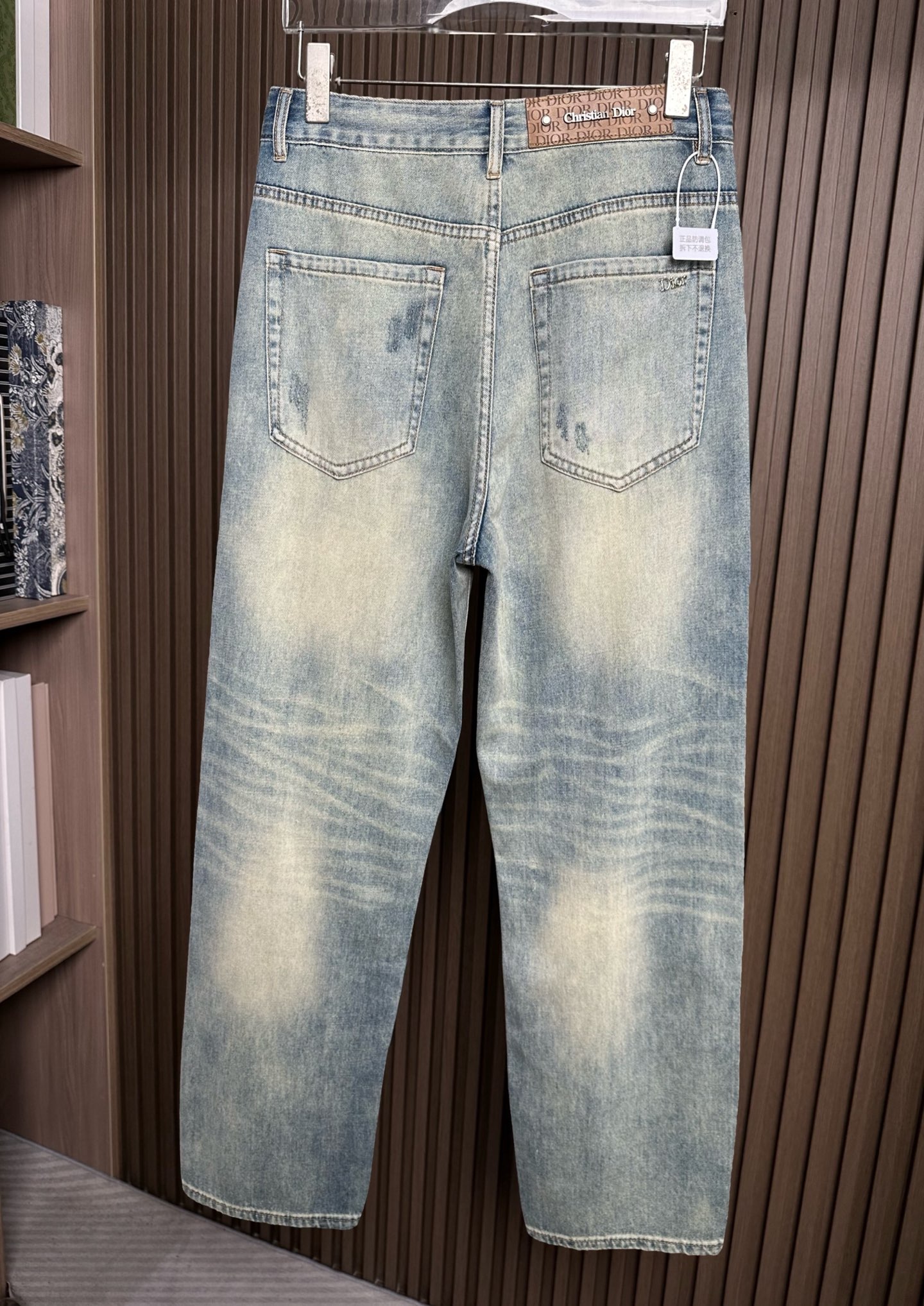 . 🔥LV驴家26SS春夏新款休闲牛仔裤，高端品质，面料超级柔软舒适 宽直筒版型，上身修长，万能搭配款码