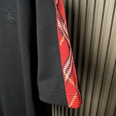 /套 BBR巴宝莉2026SS春夏全新系列单品上线,非常时髦前卫的一款休闲套装,标识logo图案修饰!区 /套 BBR巴宝莉2026SS春夏全新系列单品上线,非常时髦前卫的一款休闲套装,标识logo图案修饰!区
