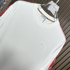 /套 (白色~)BBR巴宝莉2026SS春夏全新系列单品上线,非常时髦前卫的一款休闲套装,标识logo /套 (白色~)BBR巴宝莉2026SS春夏全新系列单品上线,非常时髦前卫的一款休闲套装,标识logo