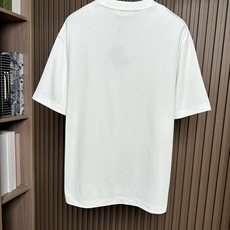 /套 (白色~)PD普拉达2026SS春夏全新系列单品上线,非常时髦前卫的一款休闲套装,标识logo图 /套 (白色~)PD普拉达2026SS春夏全新系列单品上线,非常时髦前卫的一款休闲套装,标识logo图
