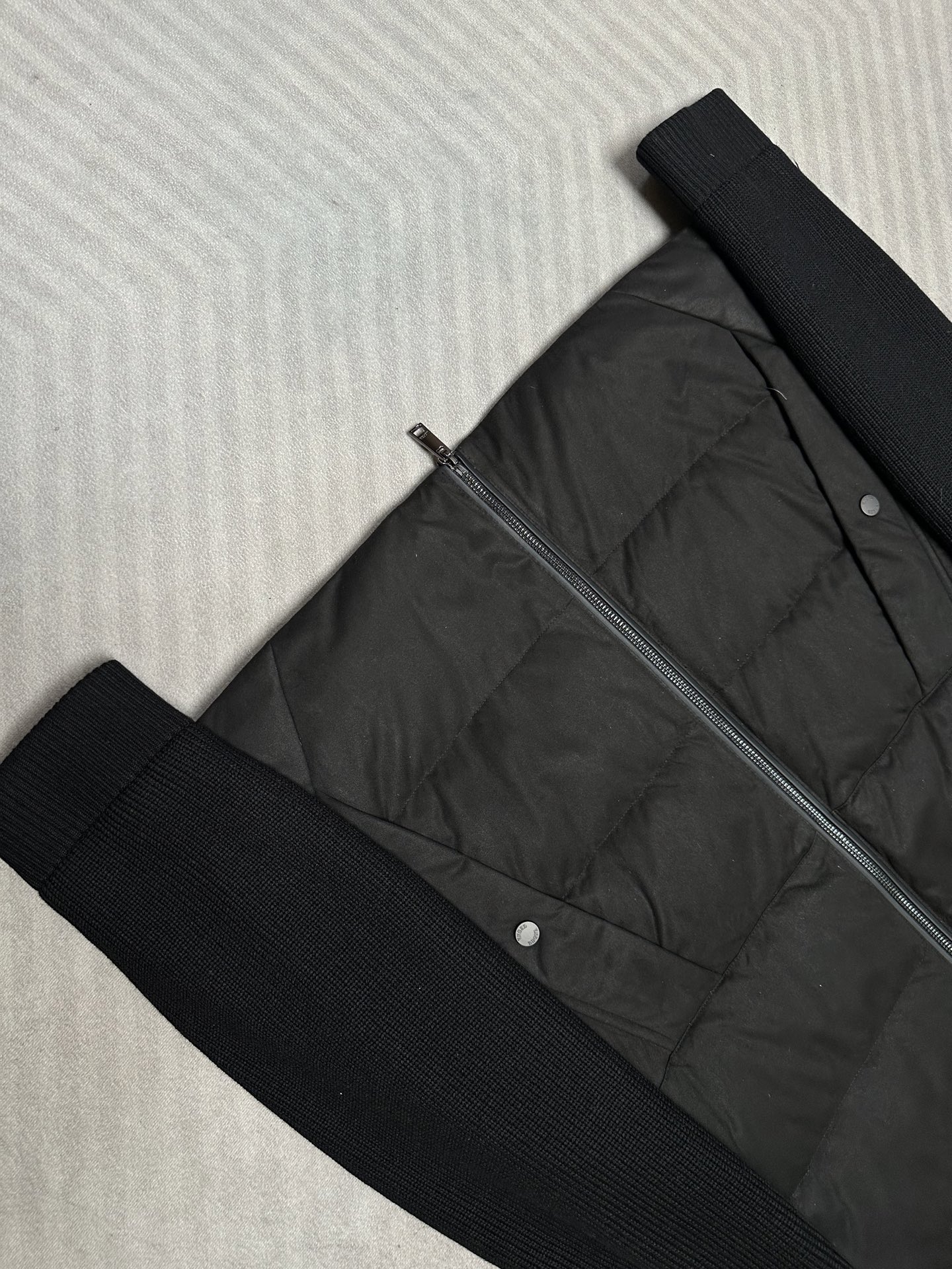 羽绒服 ZEGNA 2026秋冬爆款针织🧶拼接羽绒服 ZEGNA立领羽绒服,羽绒填充,绒朵蓬松回弹好,轻量 羽绒服 ZEGNA 2026秋冬爆款针织🧶拼接羽绒服 ZEGNA立领羽绒服,羽绒填充,绒朵蓬松回弹好,轻量