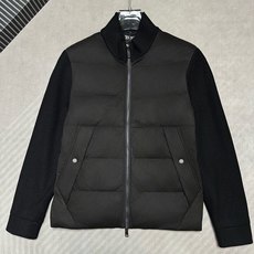 羽绒服 ZEGNA 2026秋冬爆款针织🧶拼接羽绒服 ZEGNA立领羽绒服,羽绒填充,绒朵蓬松回弹好,轻量 羽绒服 ZEGNA 2026秋冬爆款针织🧶拼接羽绒服 ZEGNA立领羽绒服,羽绒填充,绒朵蓬松回弹好,轻量