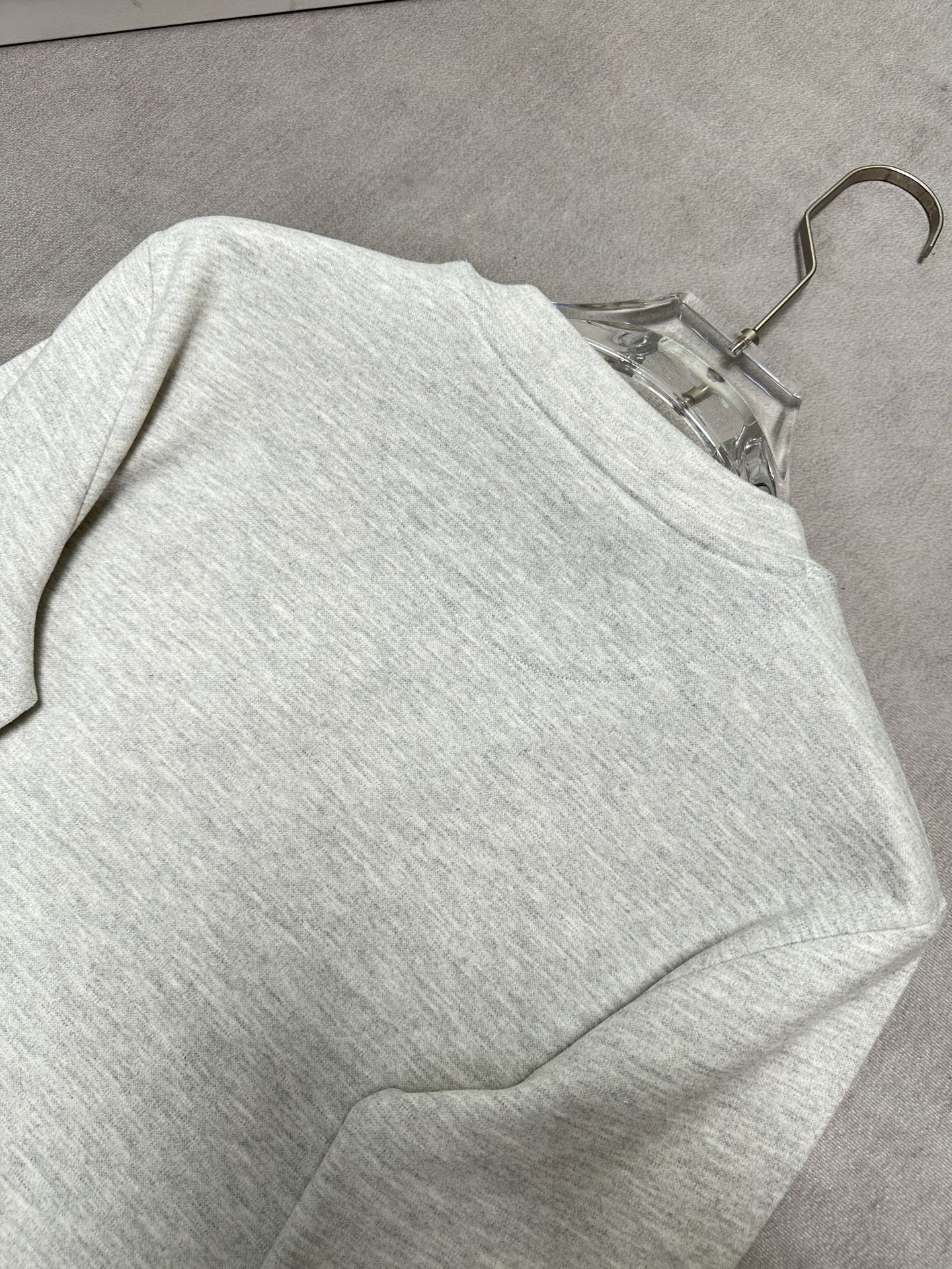 （灰白色～）Brunello Cucinelli26秋冬爆款打底衫      Brunello Cucinelli男士简