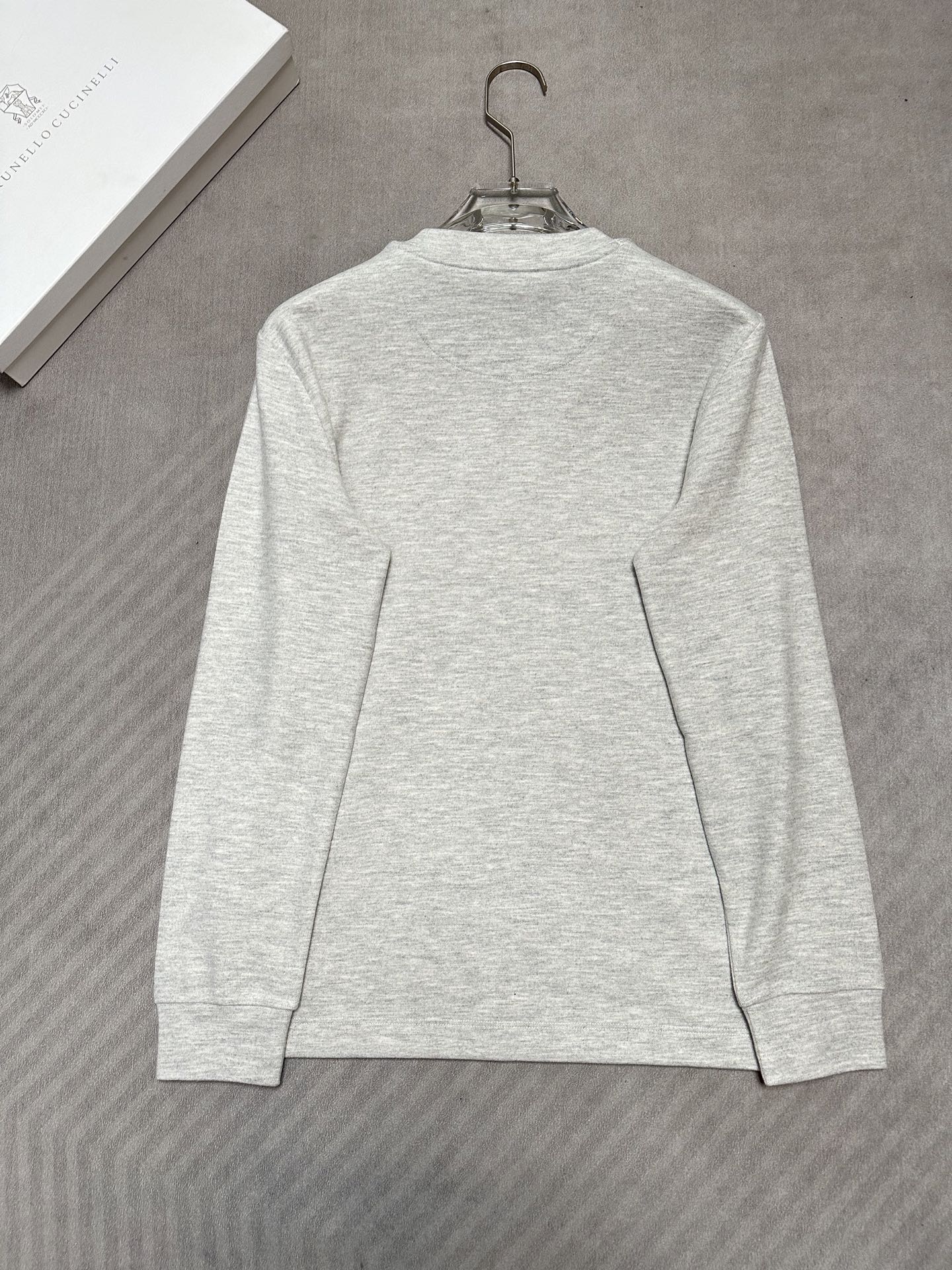 （灰白色～）Brunello Cucinelli26秋冬爆款打底衫      Brunello Cucinelli男士简