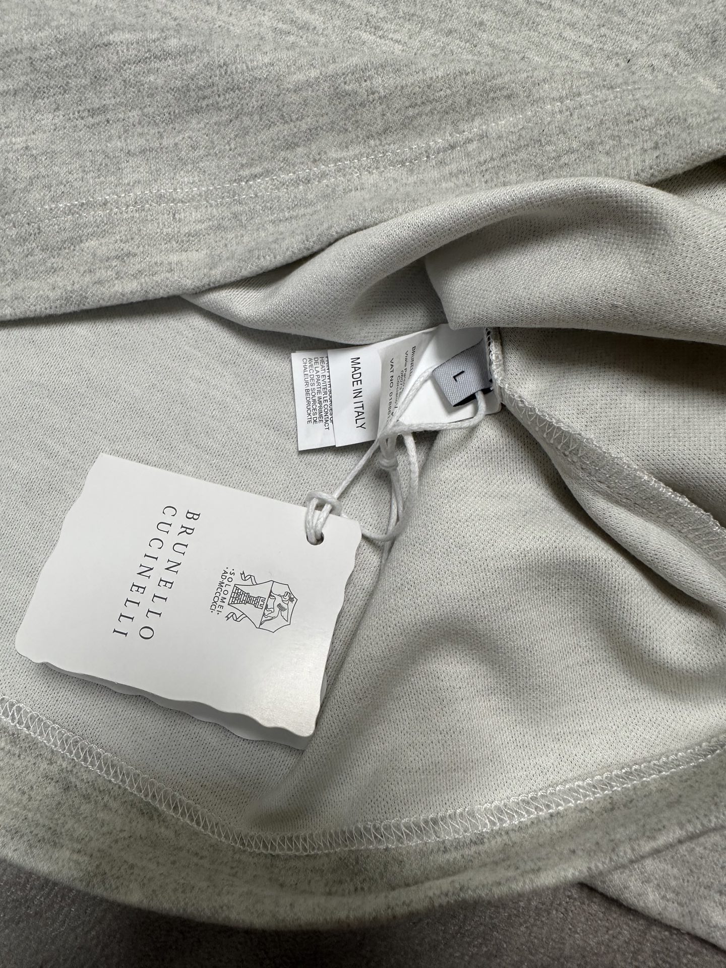 （灰白色～）Brunello Cucinelli26秋冬爆款打底衫      Brunello Cucinelli男士简