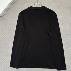 (黑~)PRADA26秋冬爆款卫衣 PRADA这款卫衣采用精选36.6%棉22.9%腈纶18.3%聚酯纤维13. (黑~)PRADA26秋冬爆款卫衣 PRADA这款卫衣采用精选36.6%棉22.9%腈纶18.3%聚酯纤维13.