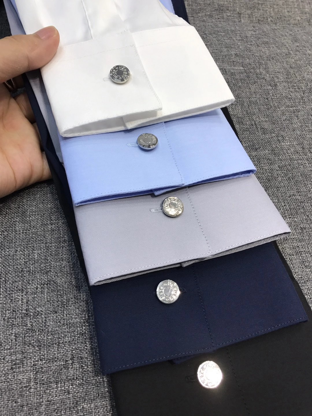 H/马家男士高端商务休闲长袖衬衫,上海恒隆订单,高奢顶尖品鉴货,高级成衣系列,26年早秋新品,品相完美如斯!! H家的单 H/马家男士高端商务休闲长袖衬衫,上海恒隆订单,高奢顶尖品鉴货,高级成衣系列,26年早秋新品,品相完美如斯!! H家的单