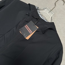 (黑~)ZEGNA 2026秋冬爆款外套 ZEGNA男士短款连帽夹克,利落直筒版型,不臃肿不压个 (黑~)ZEGNA 2026秋冬爆款外套 ZEGNA男士短款连帽夹克,利落直筒版型,不臃肿不压个