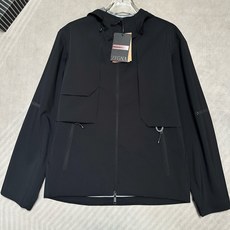 (黑~)ZEGNA 2026秋冬爆款外套 ZEGNA男士短款连帽夹克,利落直筒版型,不臃肿不压个 (黑~)ZEGNA 2026秋冬爆款外套 ZEGNA男士短款连帽夹克,利落直筒版型,不臃肿不压个