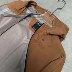 (橙棕~~)ZEGNA 2026秋冬爆款外套 ZEGNA男士短款连帽夹克,利落直筒版型,不臃肿不 (橙棕~~)ZEGNA 2026秋冬爆款外套 ZEGNA男士短款连帽夹克,利落直筒版型,不臃肿不
