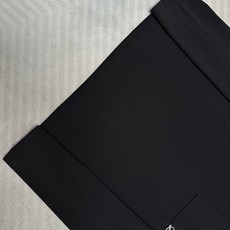 (黑~)LOEWE26秋冬爆款打底衫 LOEWE这款打底衫面料精选46.8%莫代尔46.9%棉6.3%氨纶混纺面 (黑~)LOEWE26秋冬爆款打底衫 LOEWE这款打底衫面料精选46.8%莫代尔46.9%棉6.3%氨纶混纺面
