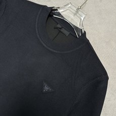(藏蓝~)PRADA26秋冬爆款打底衫 PRADA男士简约圆领长袖针织打底,合身微宽松版型。秋冬高品质刚需打底, (藏蓝~)PRADA26秋冬爆款打底衫 PRADA男士简约圆领长袖针织打底,合身微宽松版型。秋冬高品质刚需打底,