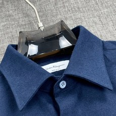 .2026年新款菲拉格慕FERRAGAMO混纺舒适磨毛衬衫,商务绅士通勤款时尚又得体,百搭好驾驭长袖衬衫,在繁忙的都市生 .2026年新款菲拉格慕FERRAGAMO混纺舒适磨毛衬衫,商务绅士通勤款时尚又得体,百搭好驾驭长袖衬衫,在繁忙的都市生