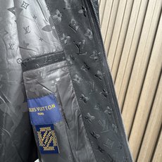 (黑~)LV驴家26FW秋冬新款顶级PU皮革时尚翻领皮衣,男士经典双拉链门襟商务休闲拉链皮衣夹克外套!贸易公司渠道稀出, (黑~)LV驴家26FW秋冬新款顶级PU皮革时尚翻领皮衣,男士经典双拉链门襟商务休闲拉链皮衣夹克外套!贸易公司渠道稀出,