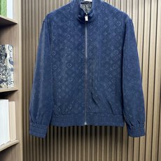 (宝蓝~)LV驴家26FW秋冬新款顶级PU皮革时尚翻领皮衣,男士经典双拉链门襟商务休闲拉链皮衣夹克外套!贸易公司渠道稀出 (宝蓝~)LV驴家26FW秋冬新款顶级PU皮革时尚翻领皮衣,男士经典双拉链门襟商务休闲拉链皮衣夹克外套!贸易公司渠道稀出