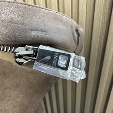 (咖~)ZG26FW秋冬新款进口环保麂皮绒立领皮衣,男士后领皮标铭牌时尚拉链皮衣夹克外套!贸易公司渠道稀出,同步官网发售 (咖~)ZG26FW秋冬新款进口环保麂皮绒立领皮衣,男士后领皮标铭牌时尚拉链皮衣夹克外套!贸易公司渠道稀出,同步官网发售