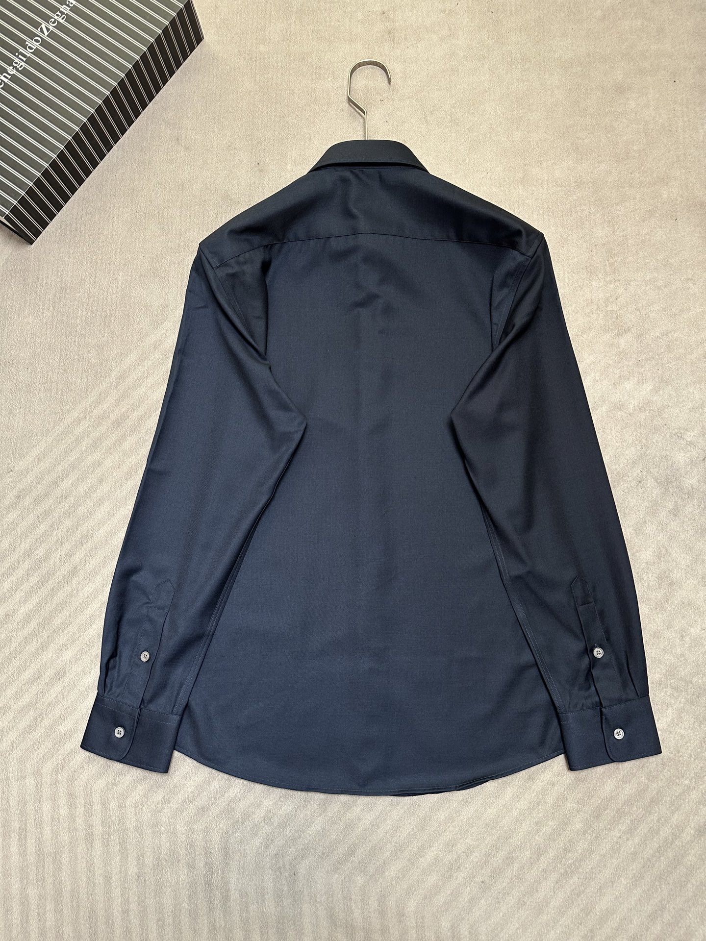 （藏蓝～）秋冬新款巨献，官网在售而且已经要售罄了的节奏。 杰尼亚Zegna，CASHCO系列。男士经典的85%棉混15%