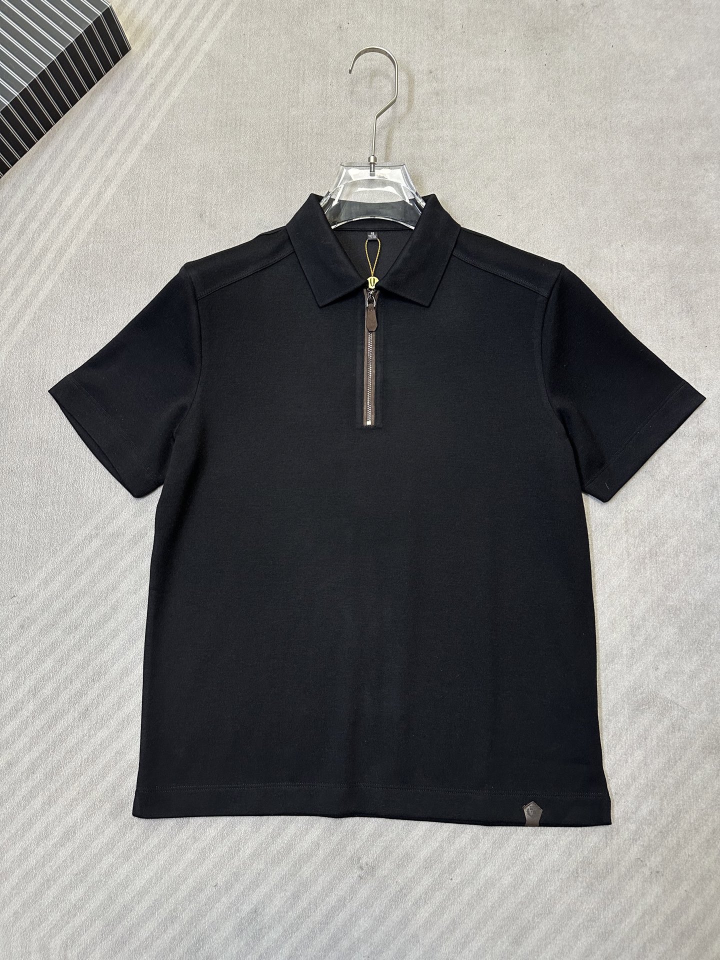. （黑～）Loro Piana26早秋爆款风半拉链针织Polo    自带Loro Piana老钱极简格调，甄选细腻精