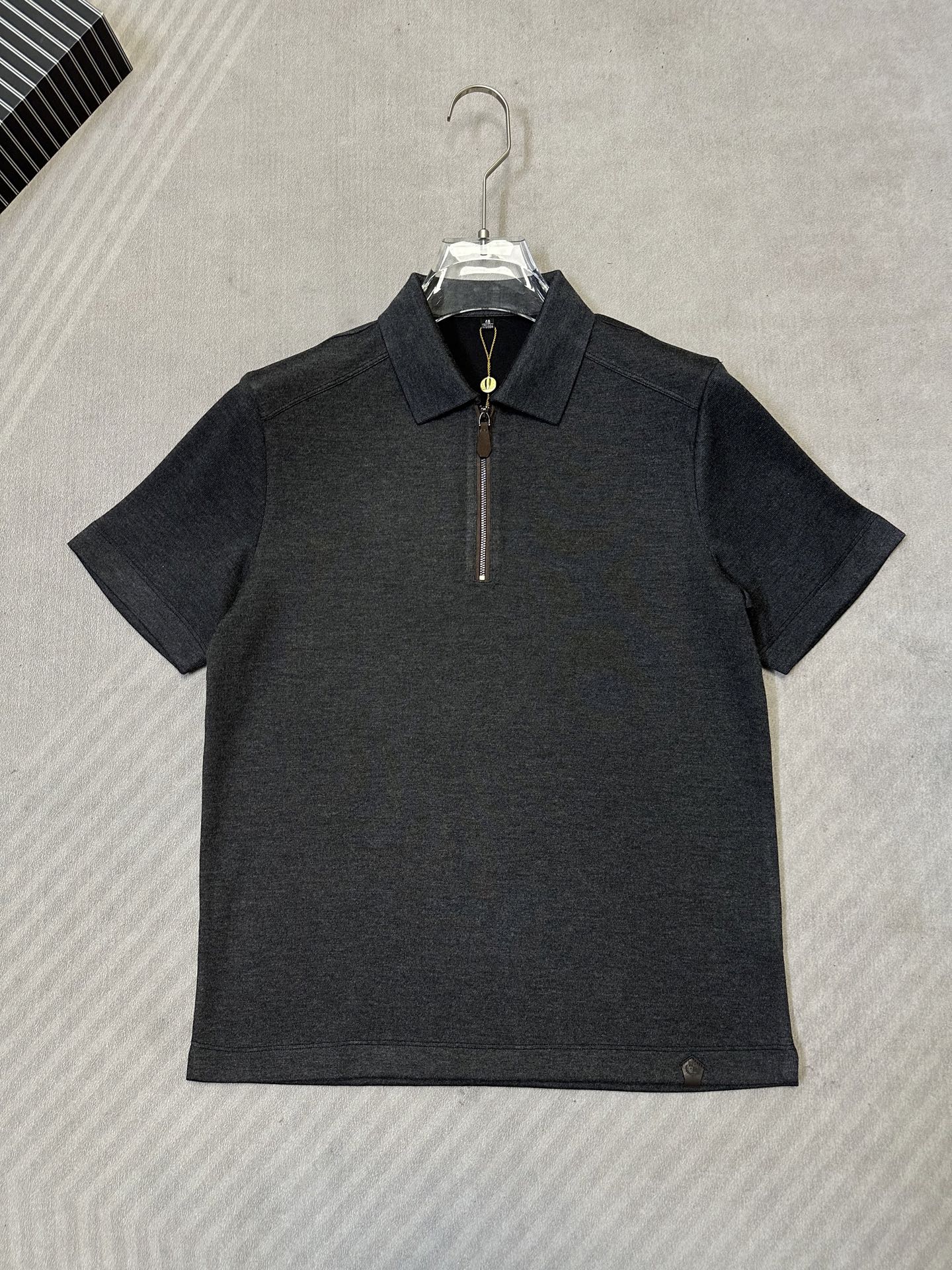 （深灰～）Loro Piana26早秋爆款风半拉链针织Polo    自带Loro Piana老钱极简格调，甄选细腻精纺