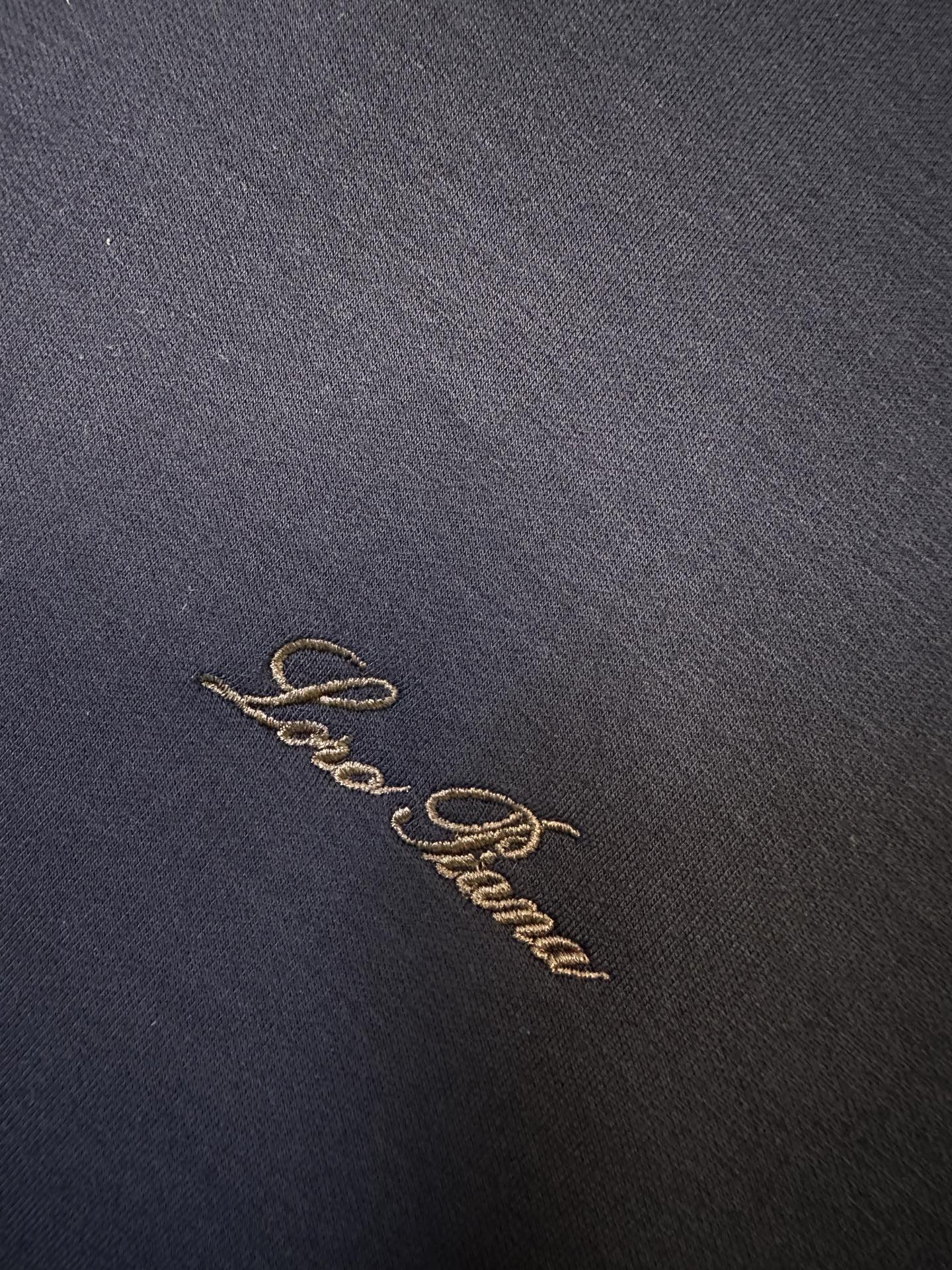 （藏蓝～）Loro Piana26秋冬新款马甲     轻奢撞色领空气层男士马甲，甄选三层中空空气层面料70%人棉+17