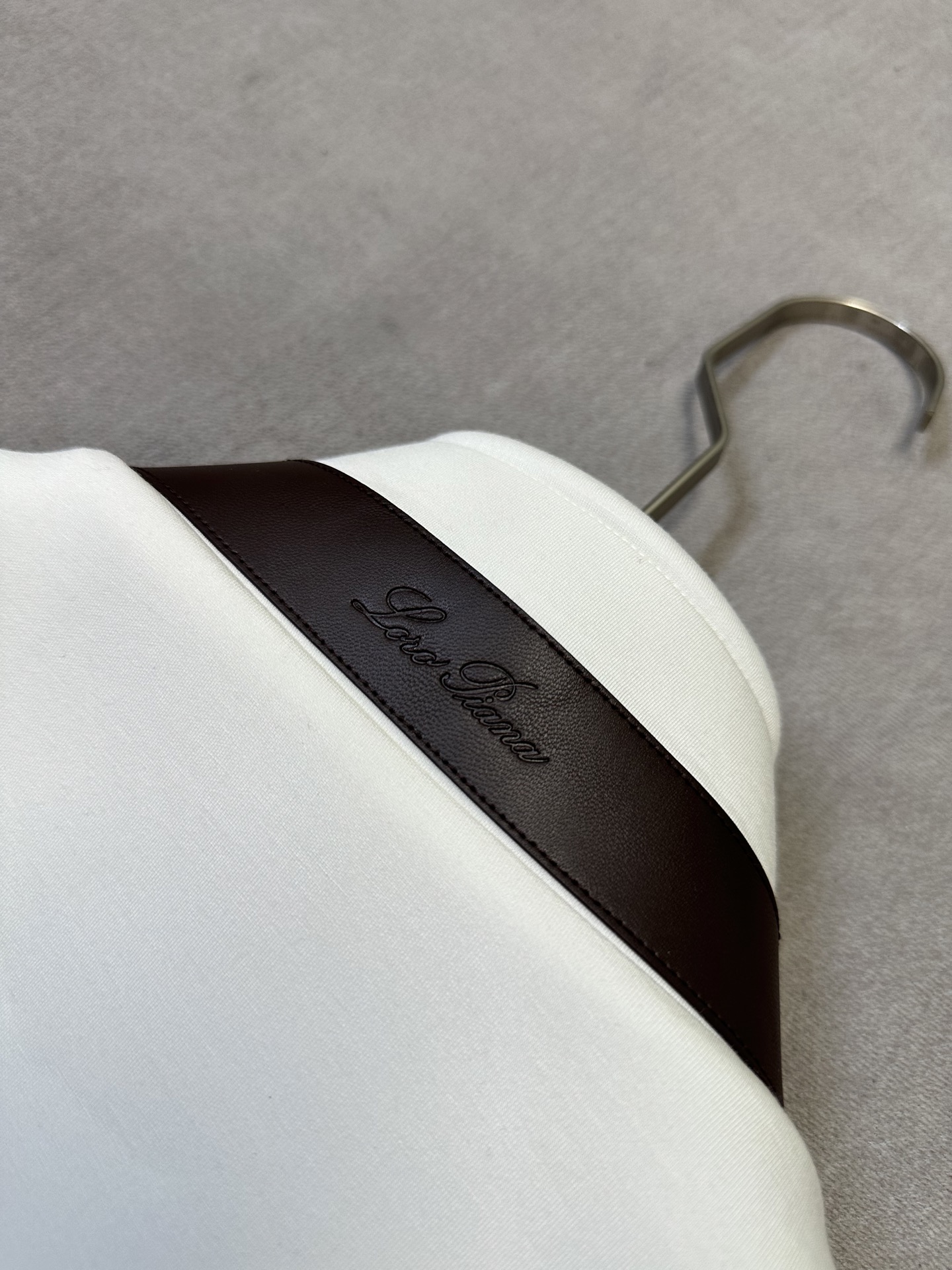 (白~)Loro Piana26秋冬新款马甲 轻奢撞色领空气层男士马甲,甄选三层中空空气层面料70%人棉+17% (白~)Loro Piana26秋冬新款马甲 轻奢撞色领空气层男士马甲,甄选三层中空空气层面料70%人棉+17%