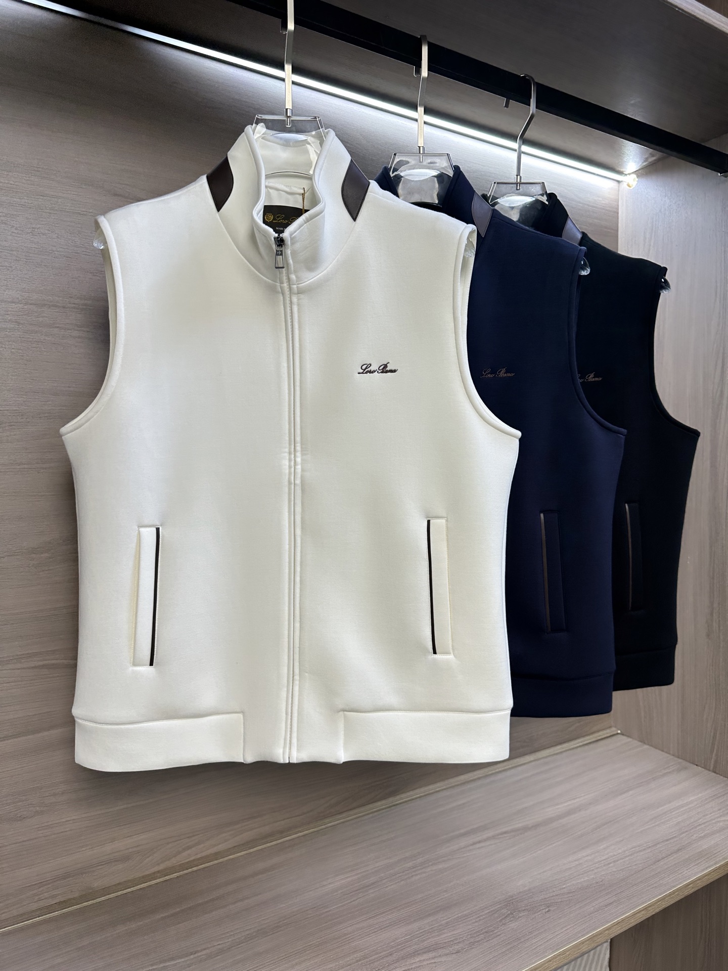 men-clothes.214022 men-clothes.214022