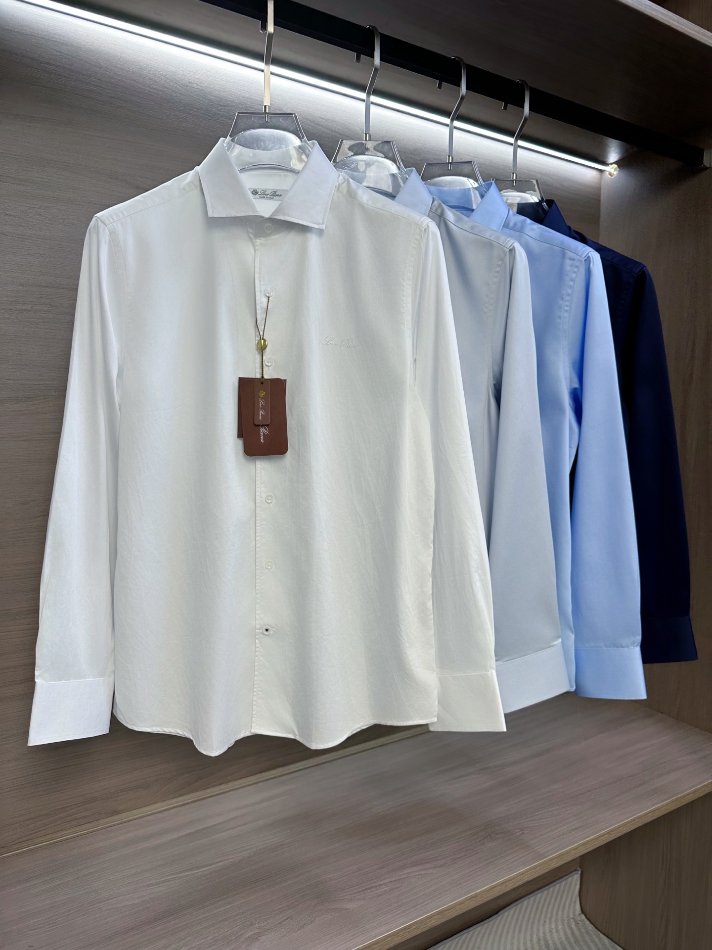 men-clothes.214029 men-clothes.214029