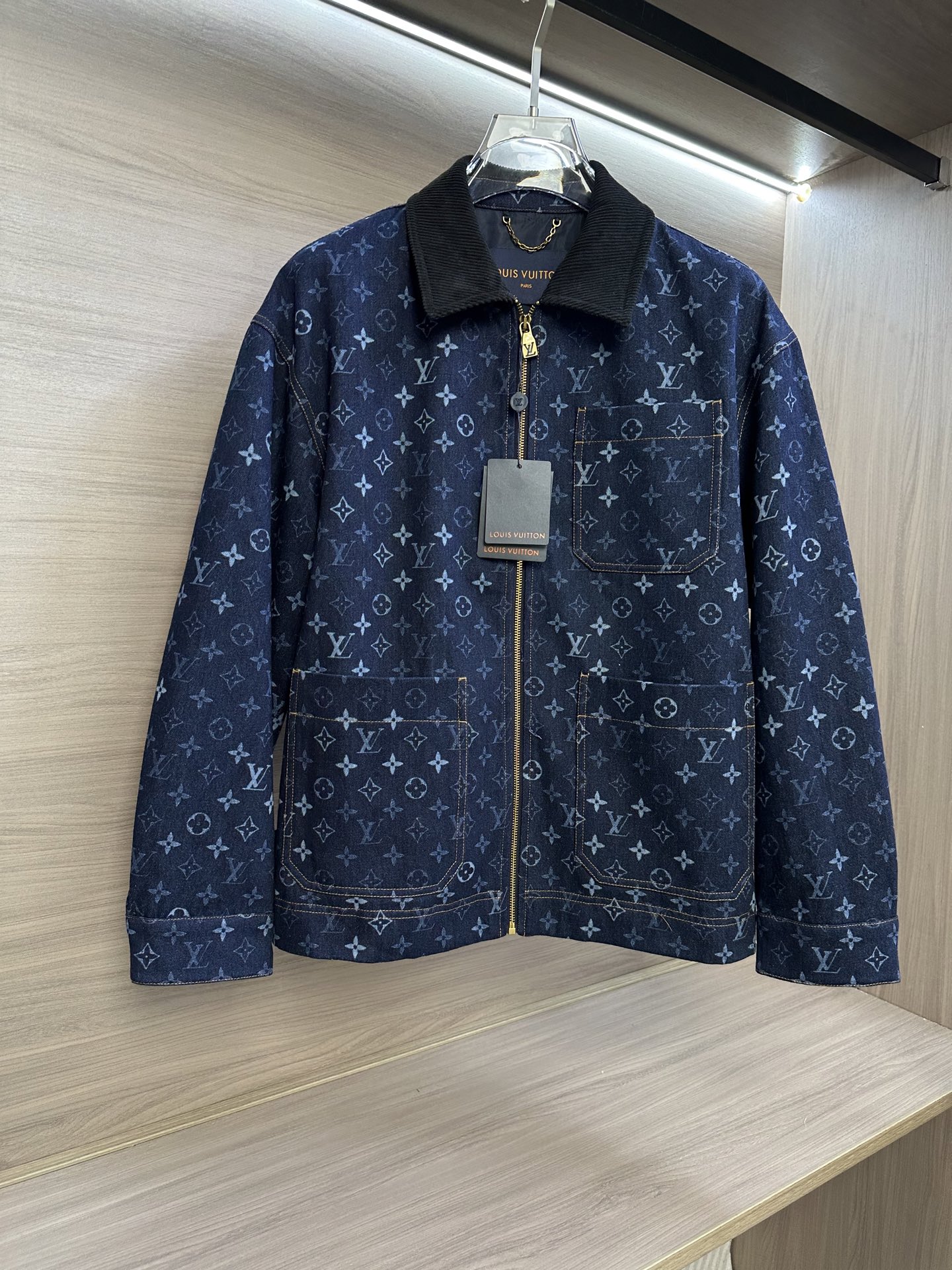 men-clothes.214042 men-clothes.214042