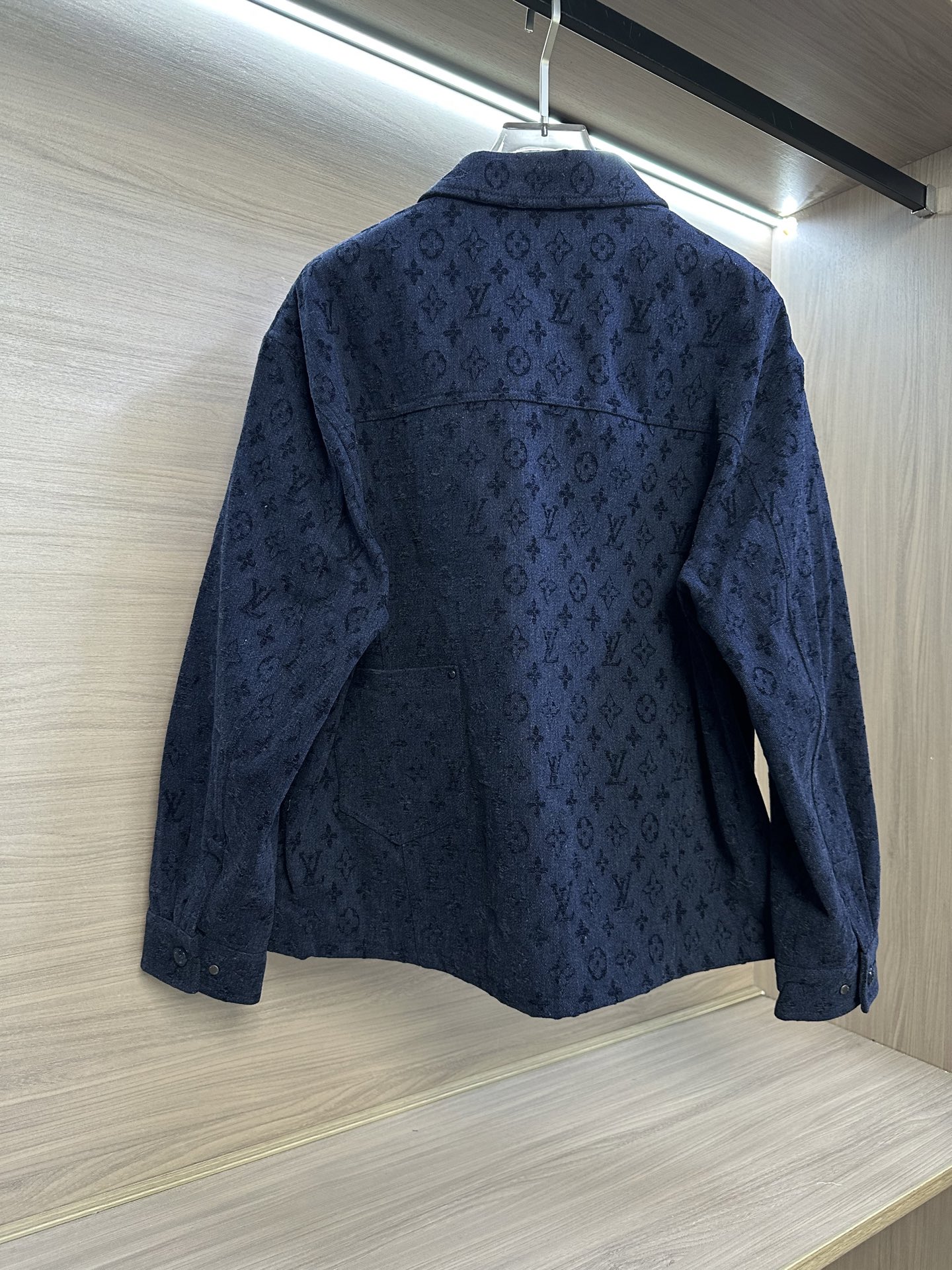 men-clothes.213872 men-clothes.213872