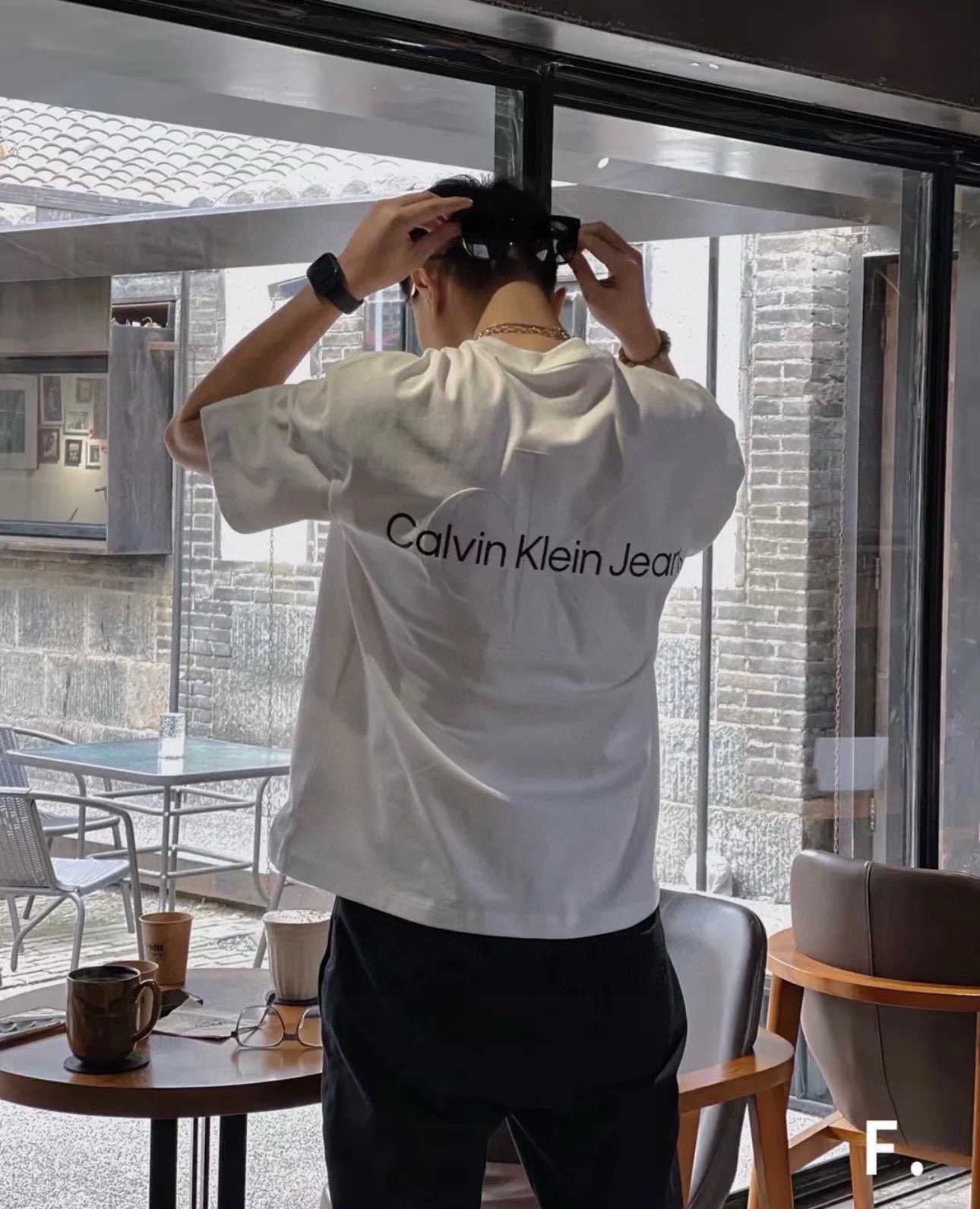 spiegelkwaliteit
 Calvin Klein Kleding Spijkerbroek T-Shirt Koop hoogwaardige nep
 Borduurwerk Korte mouw