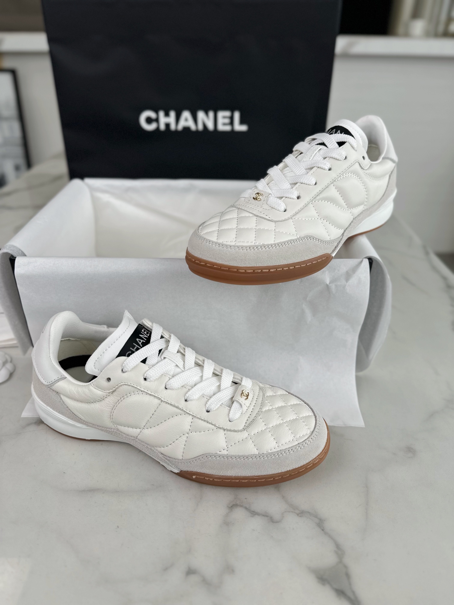 Chanel Sapatos Tênis Branco Calças de moletom