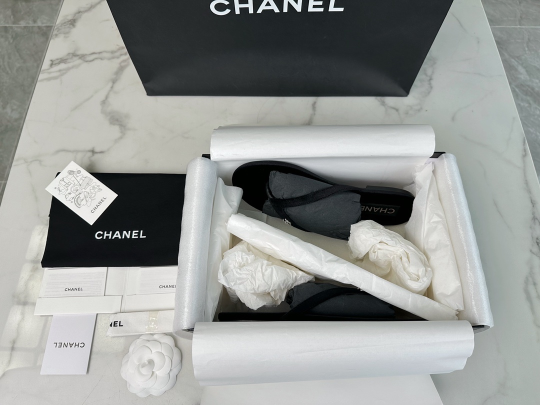 Chanel Shoes Flip Flops