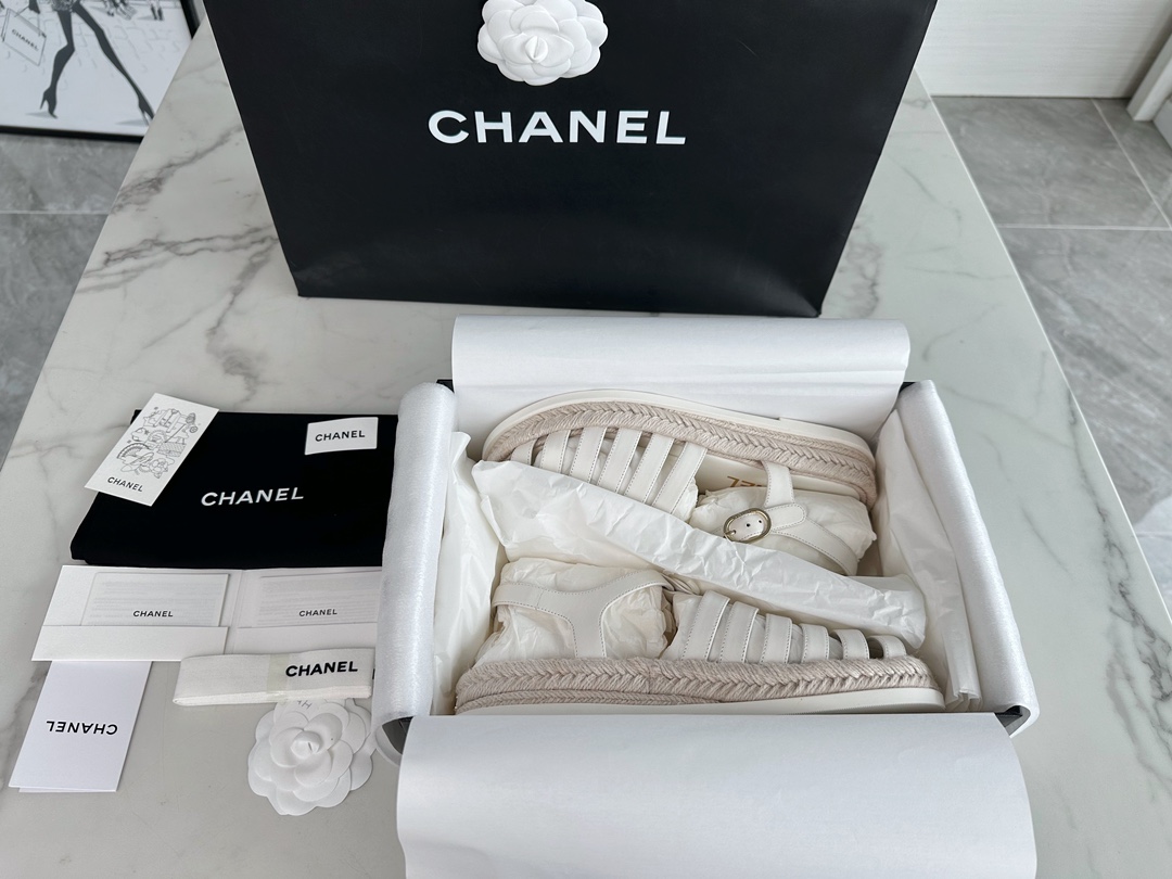 Chanel Schoenen Sandalen Wit